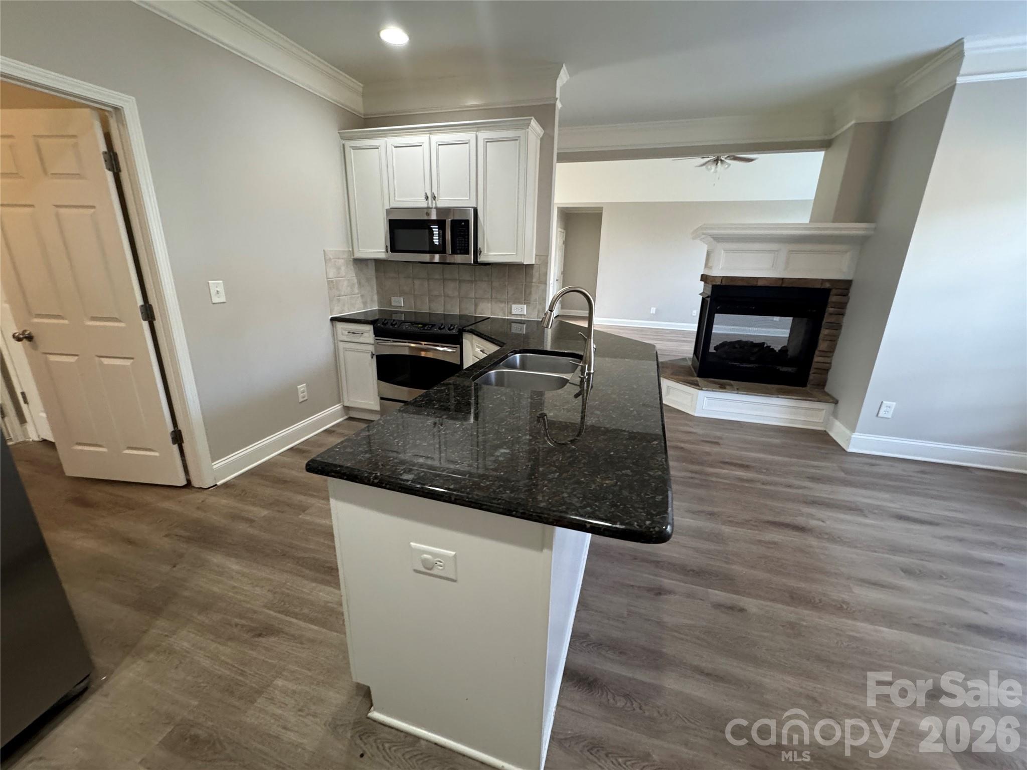 619 NW Harrison Drive NW