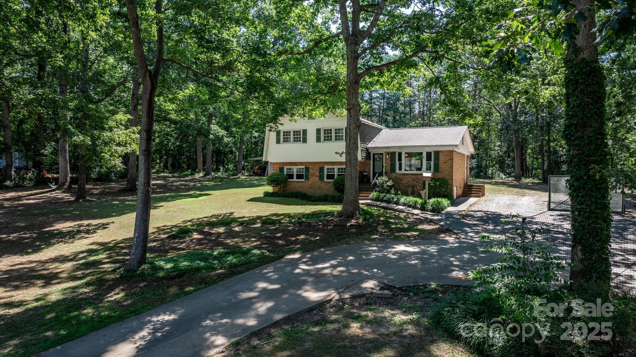 4603 Oakwood Circle