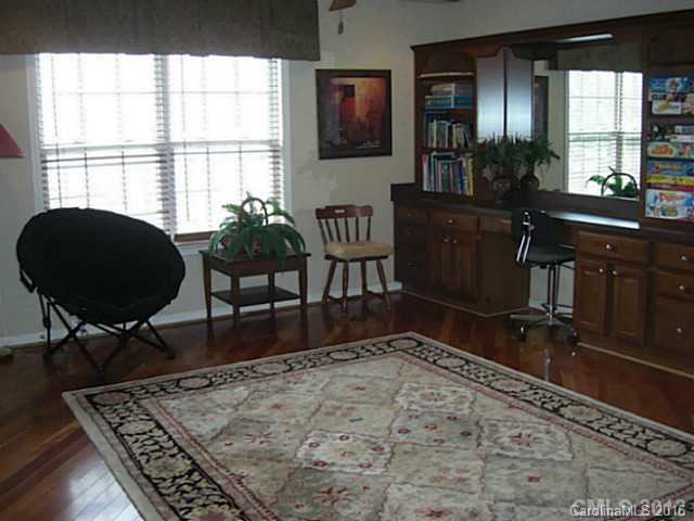 Hunter Oaks - Residential