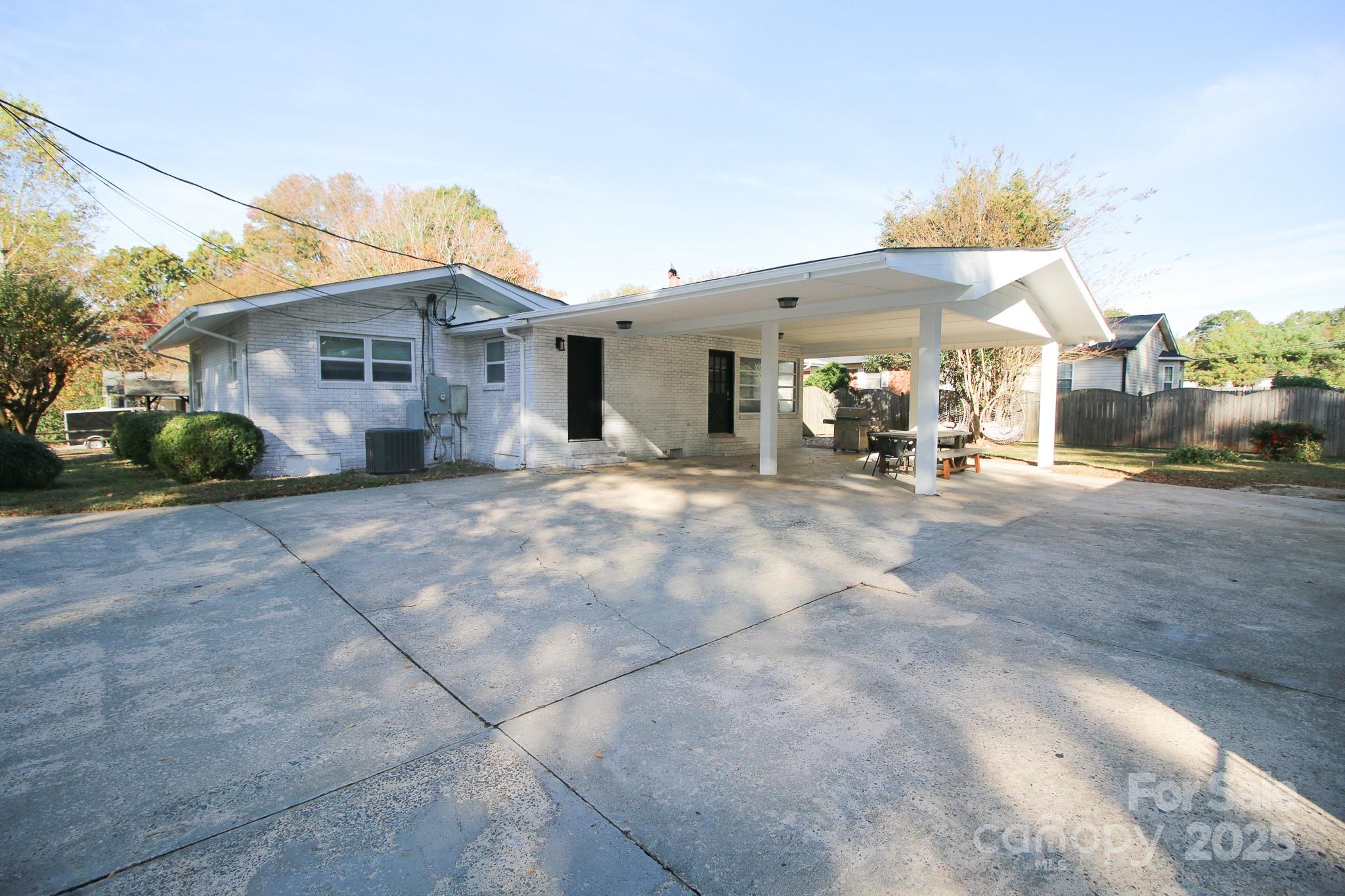 1047 Marietta Street