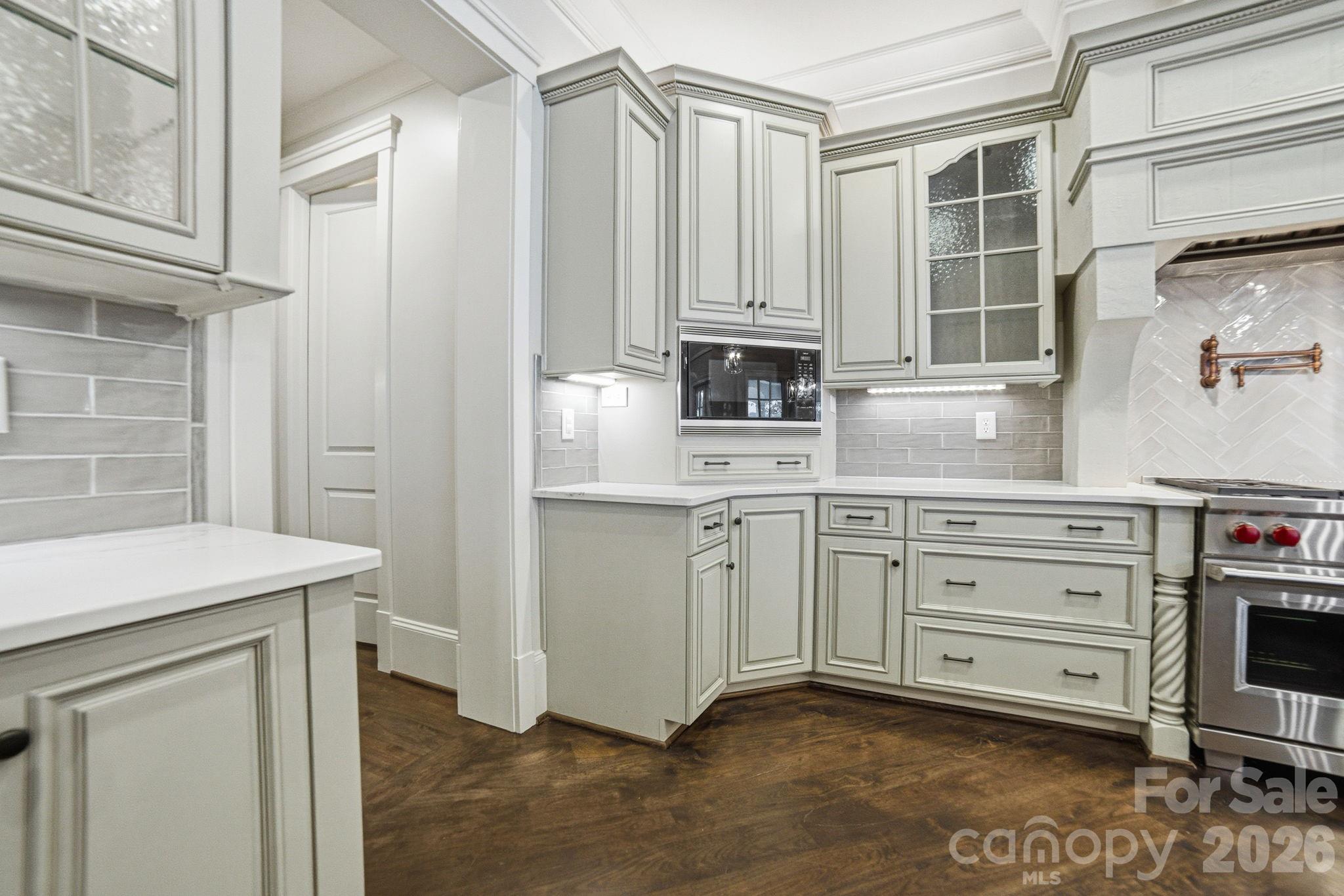 The Peninsula - Residential