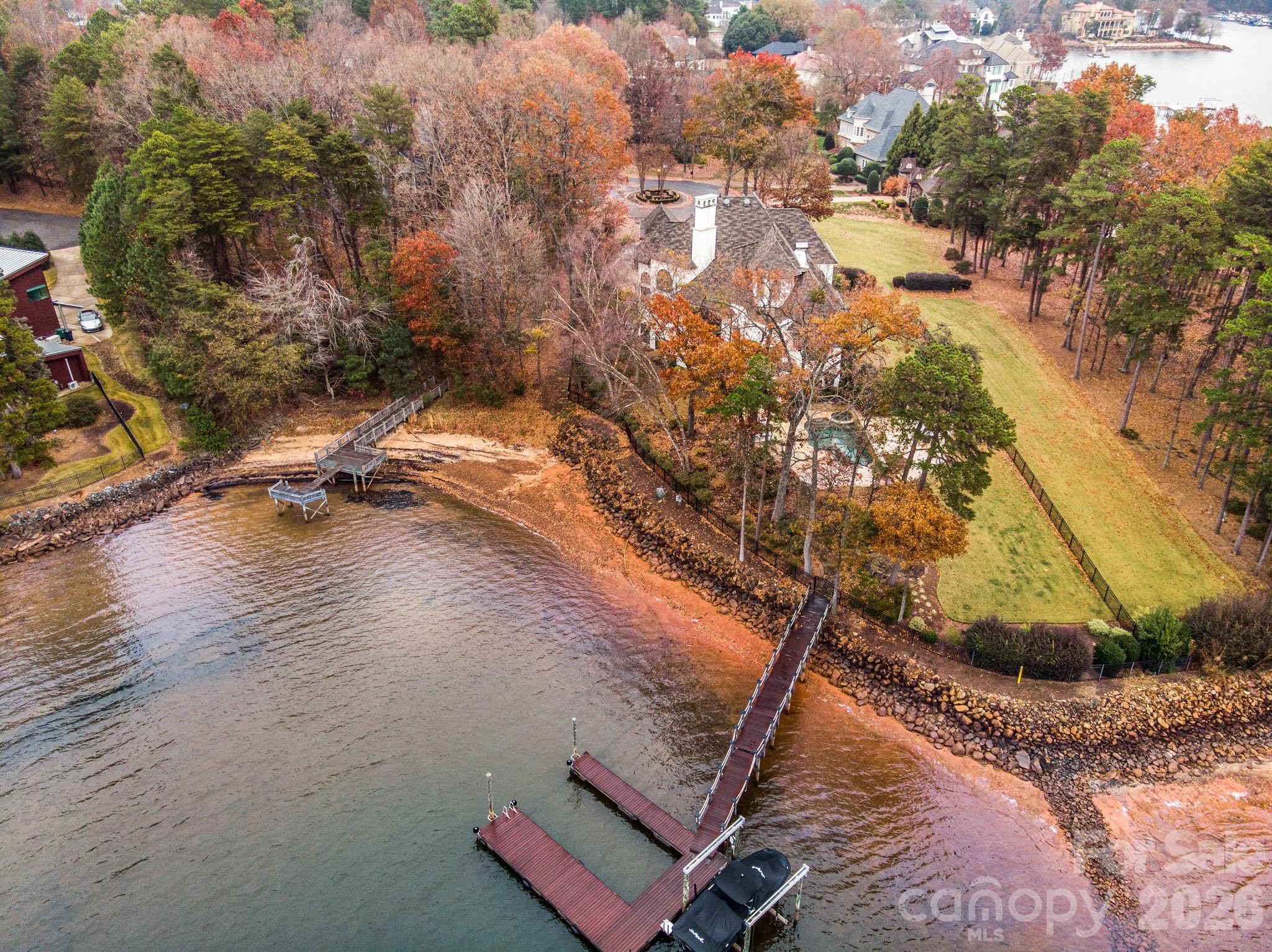 The Peninsula - Residential