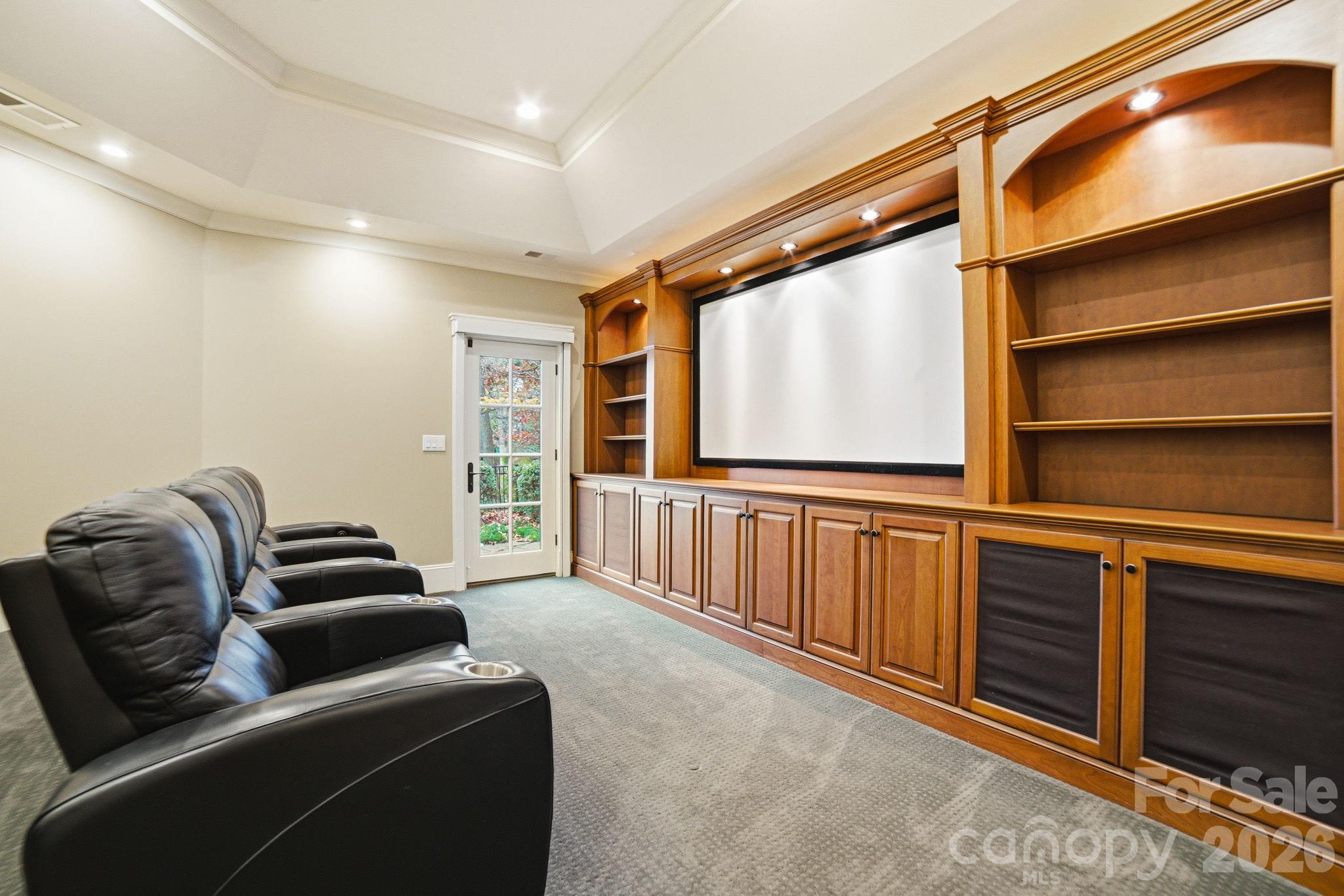 The Peninsula - Residential