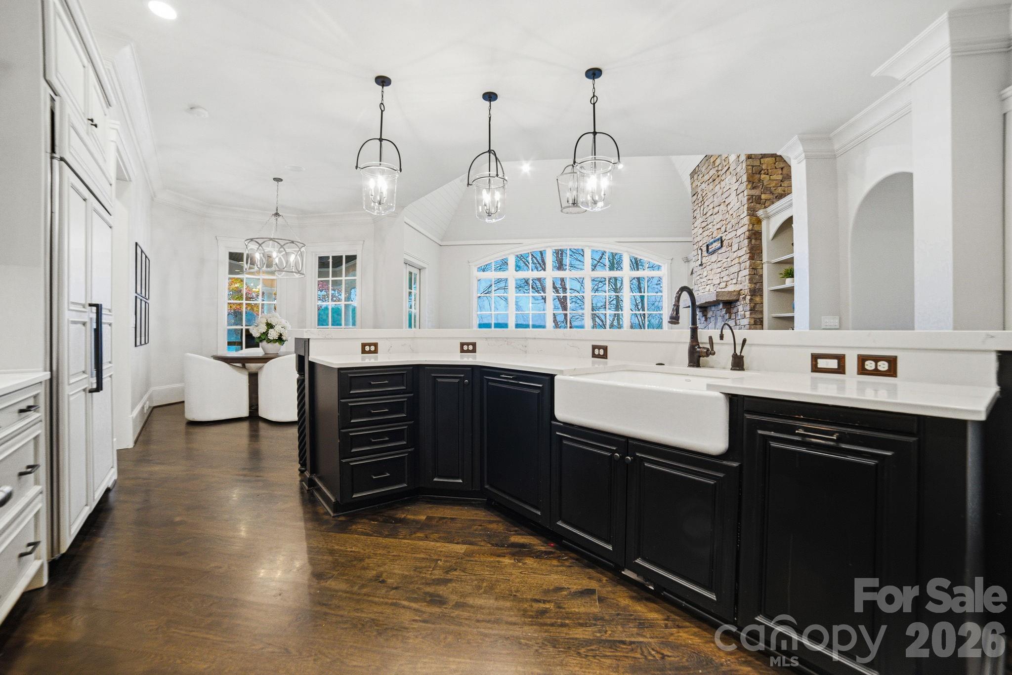 The Peninsula - Residential