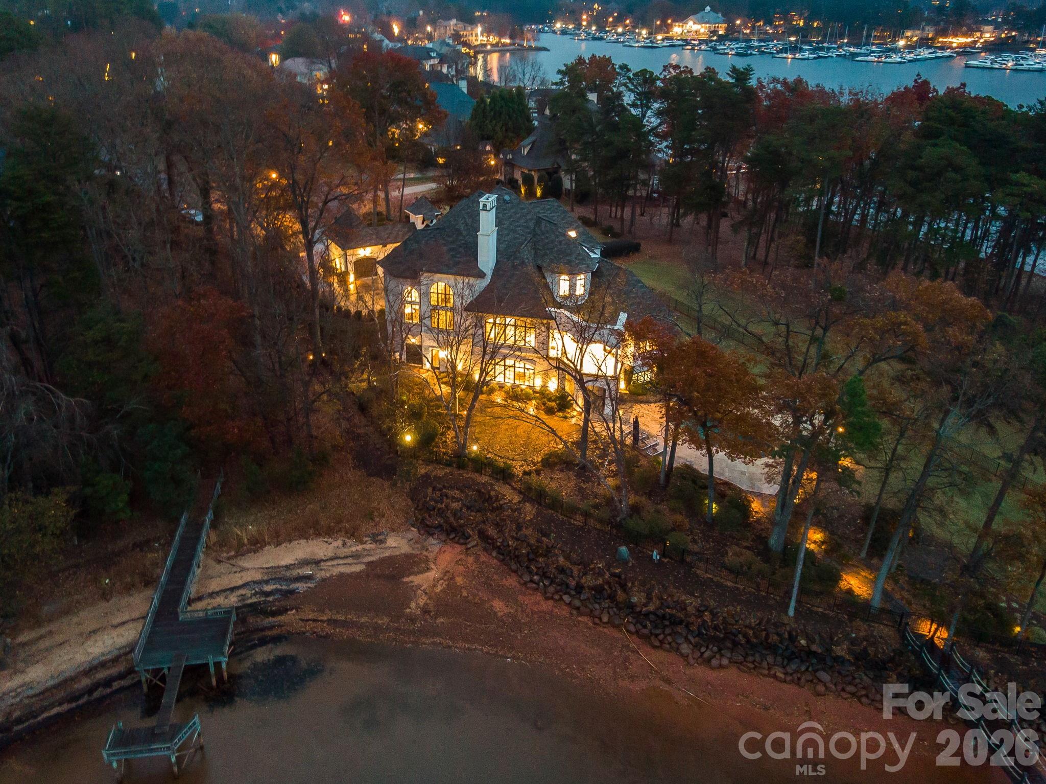 The Peninsula - Residential