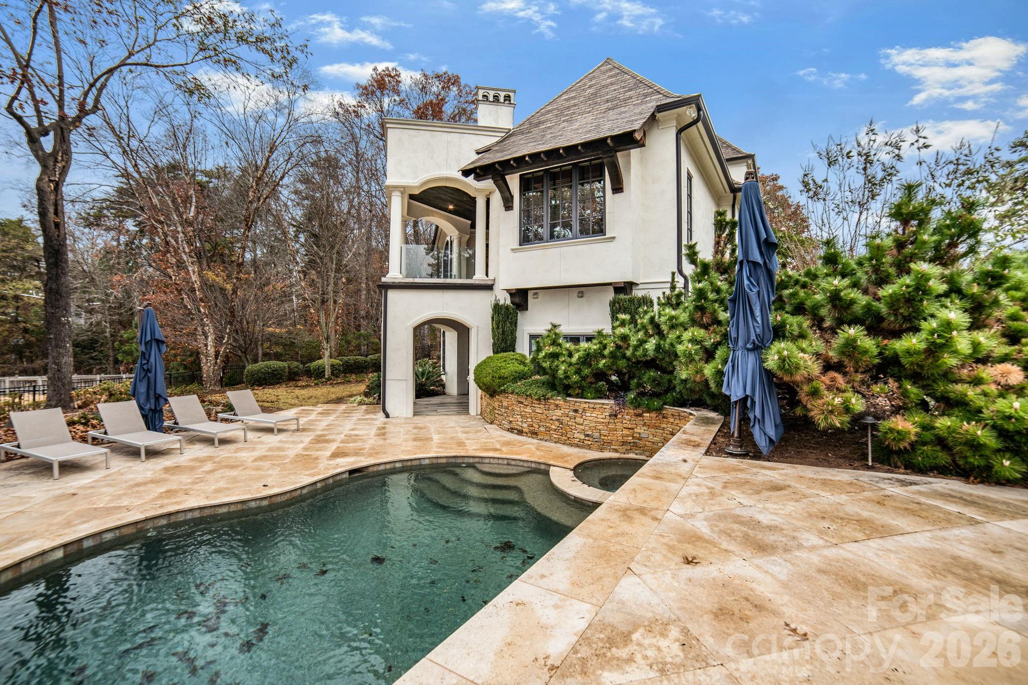 The Peninsula - Residential