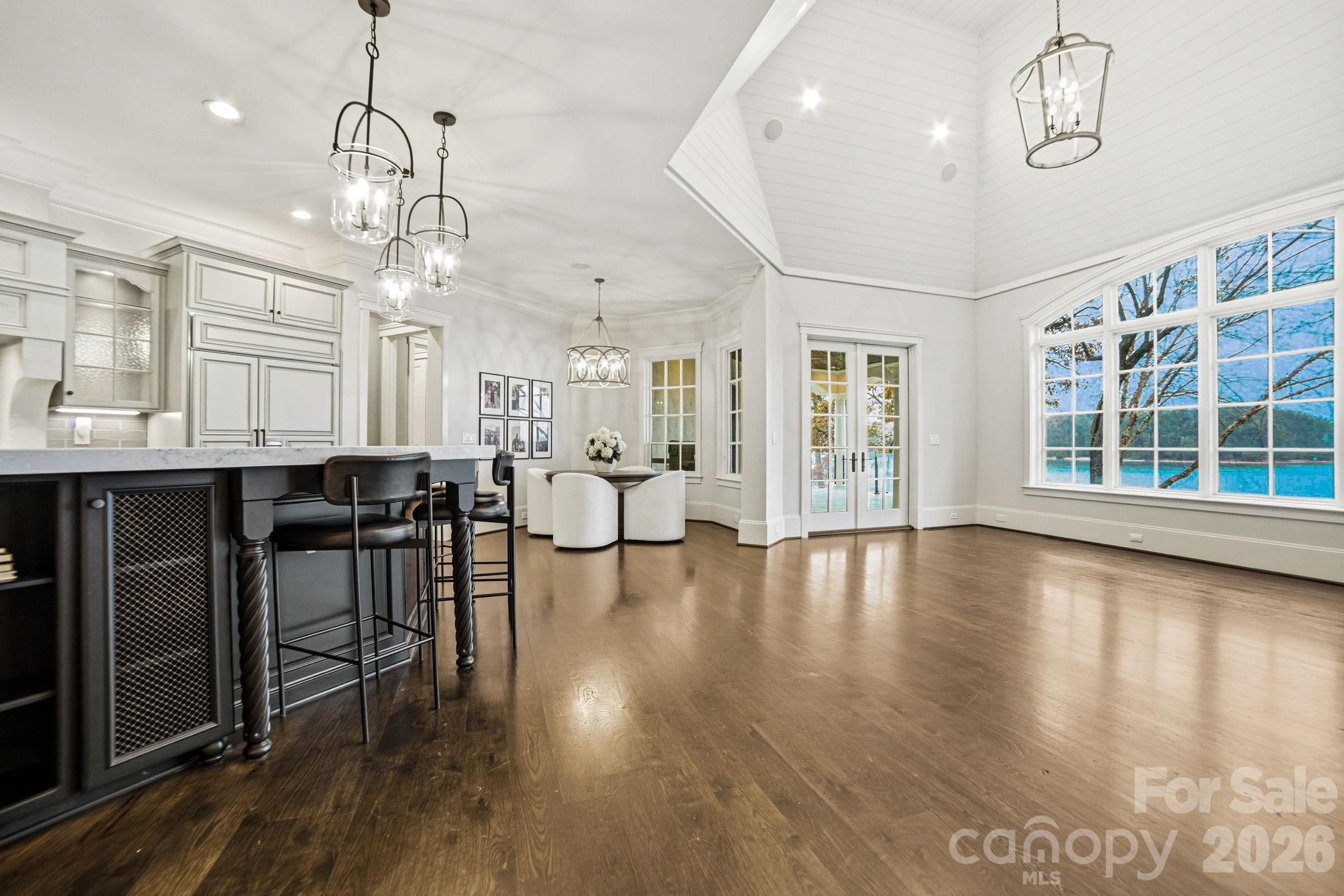 The Peninsula - Residential