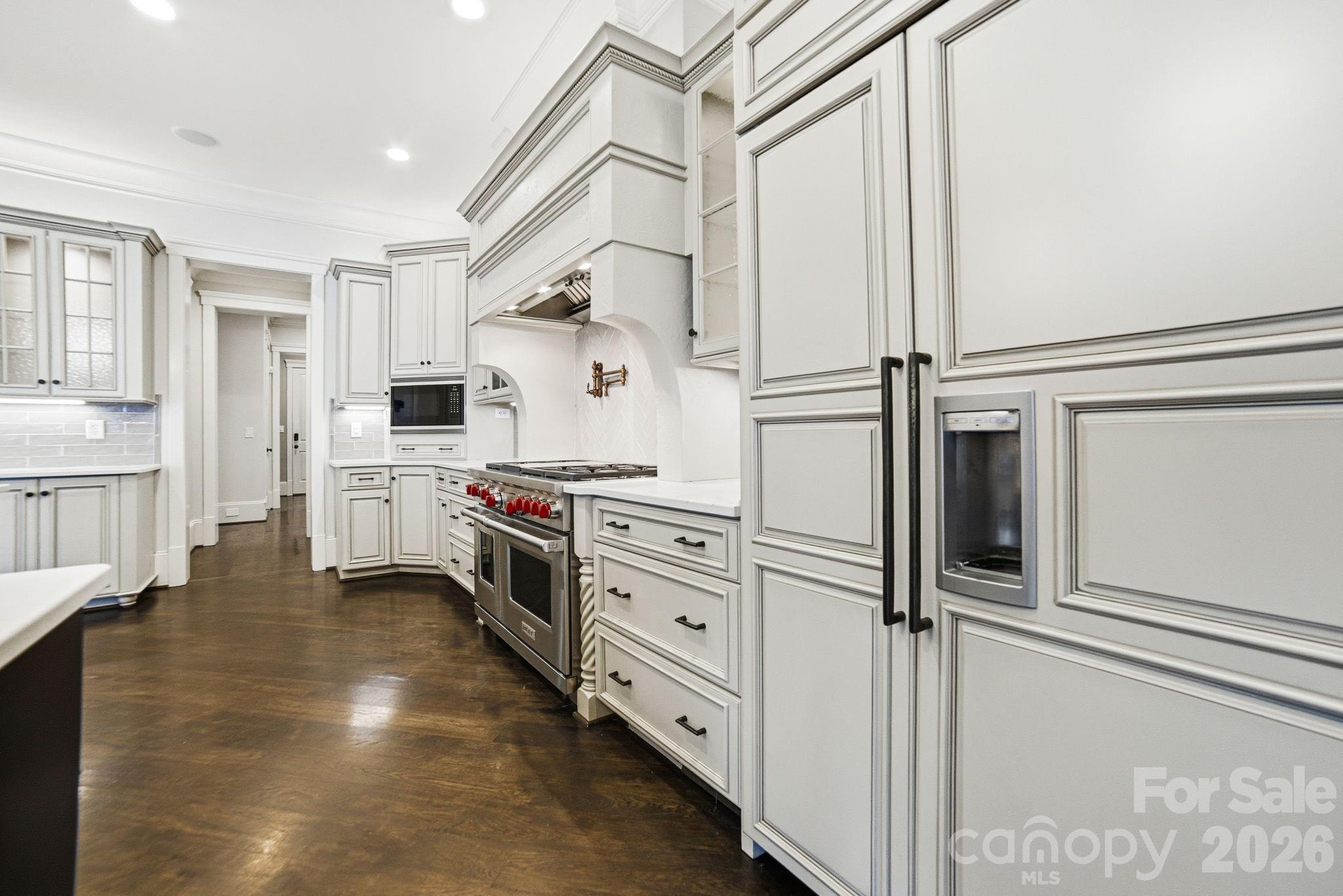 The Peninsula - Residential