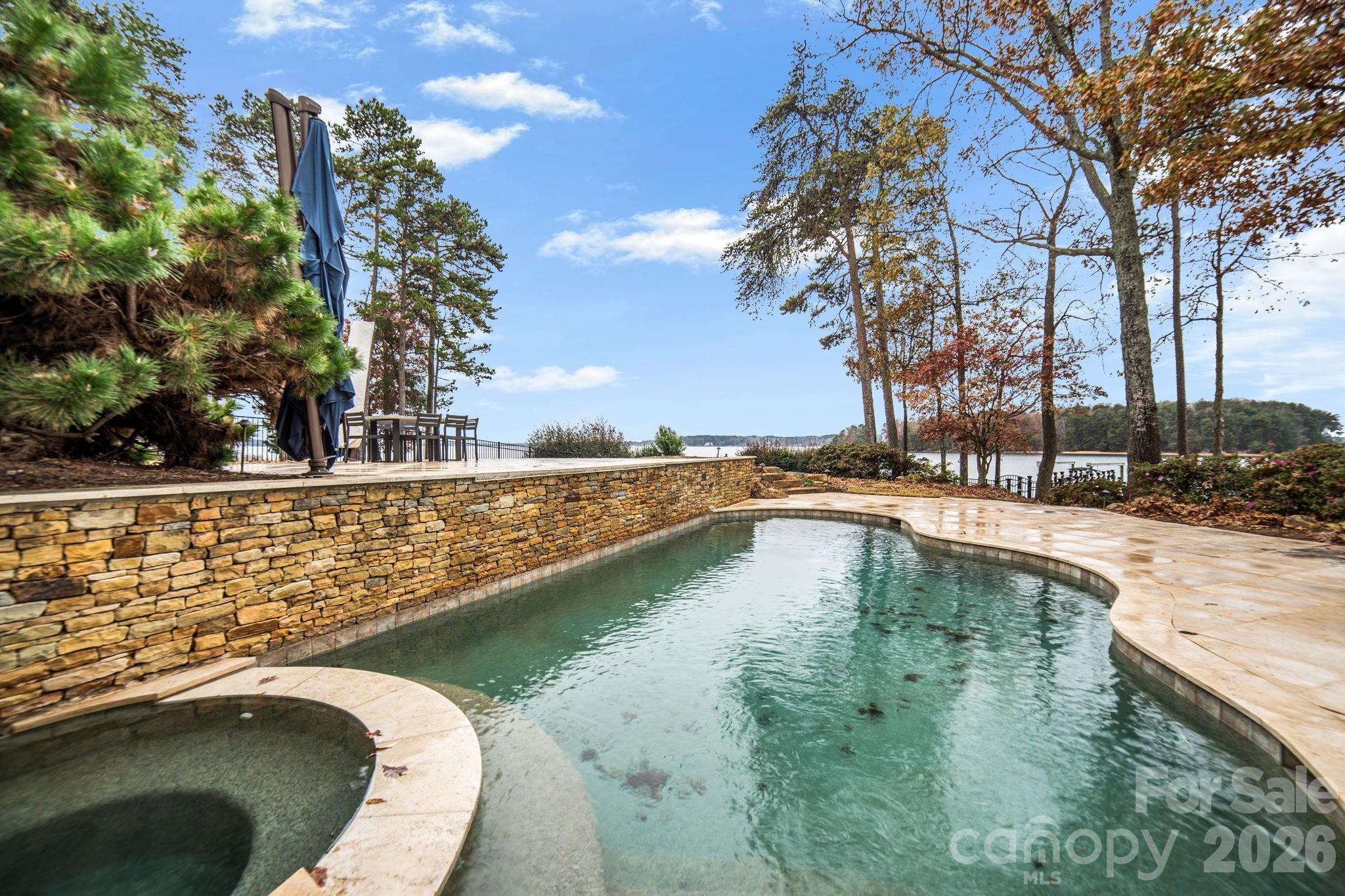 The Peninsula - Residential