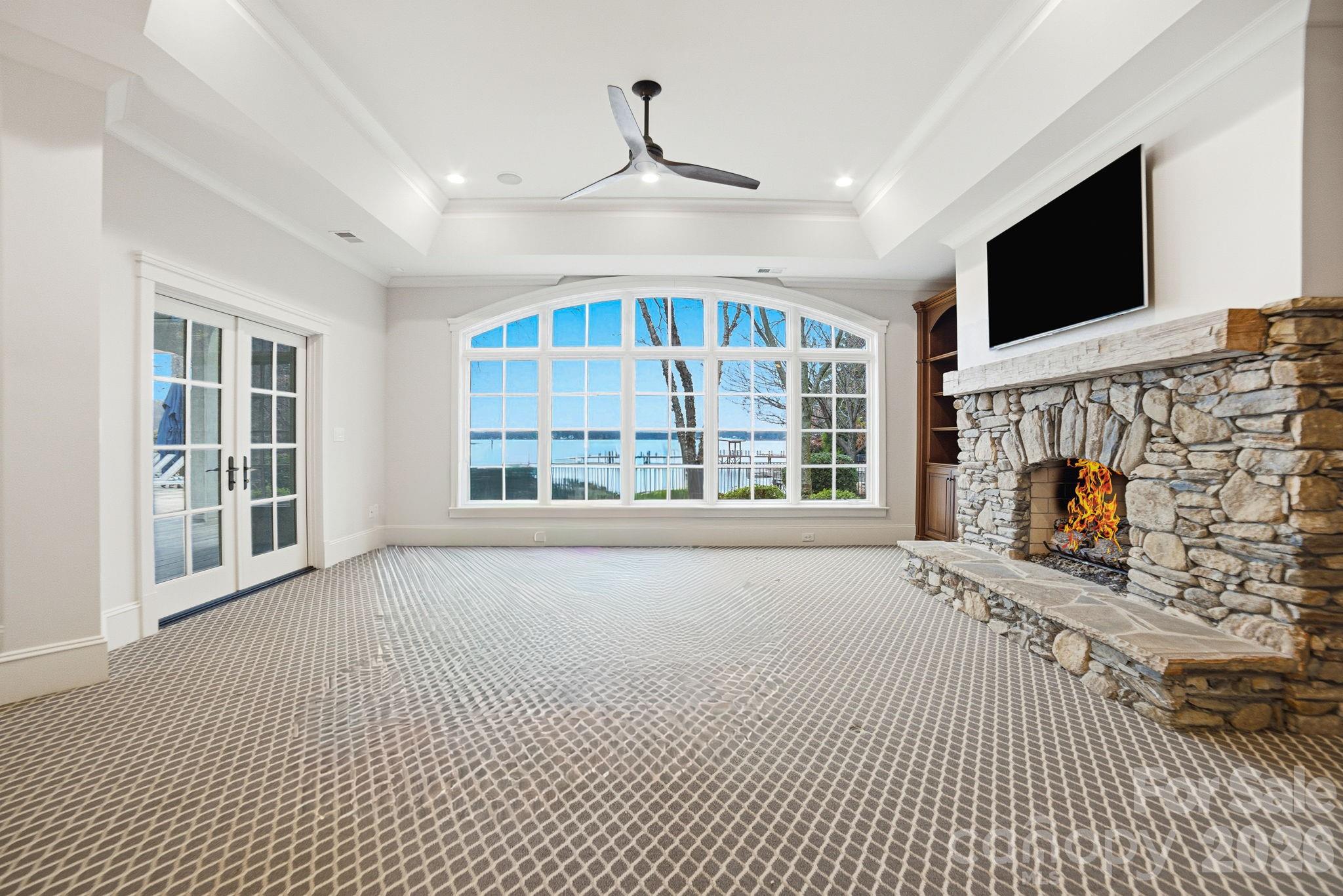 The Peninsula - Residential