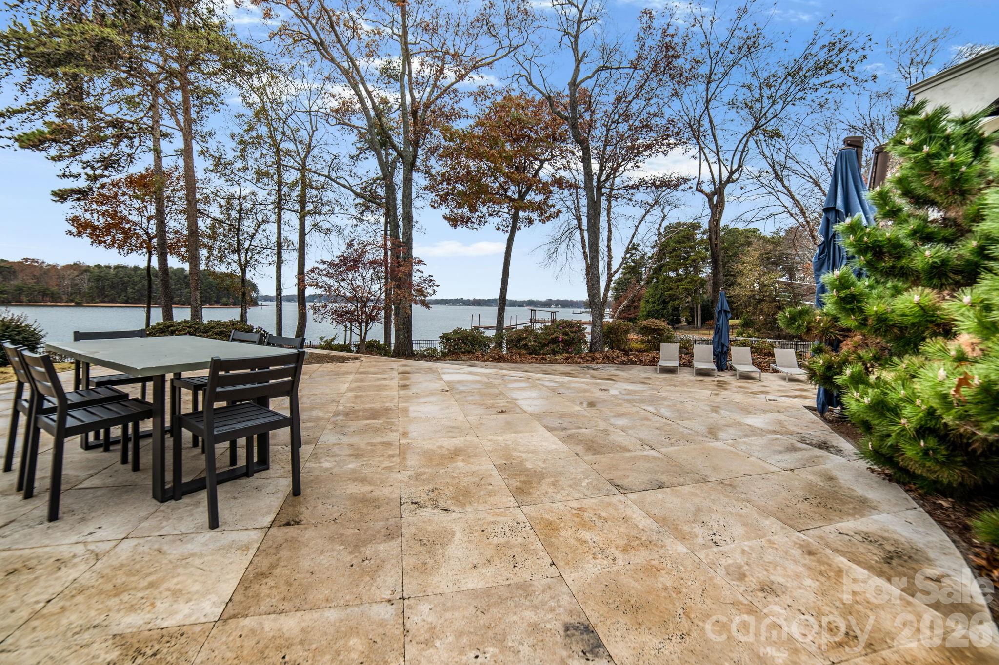 The Peninsula - Residential