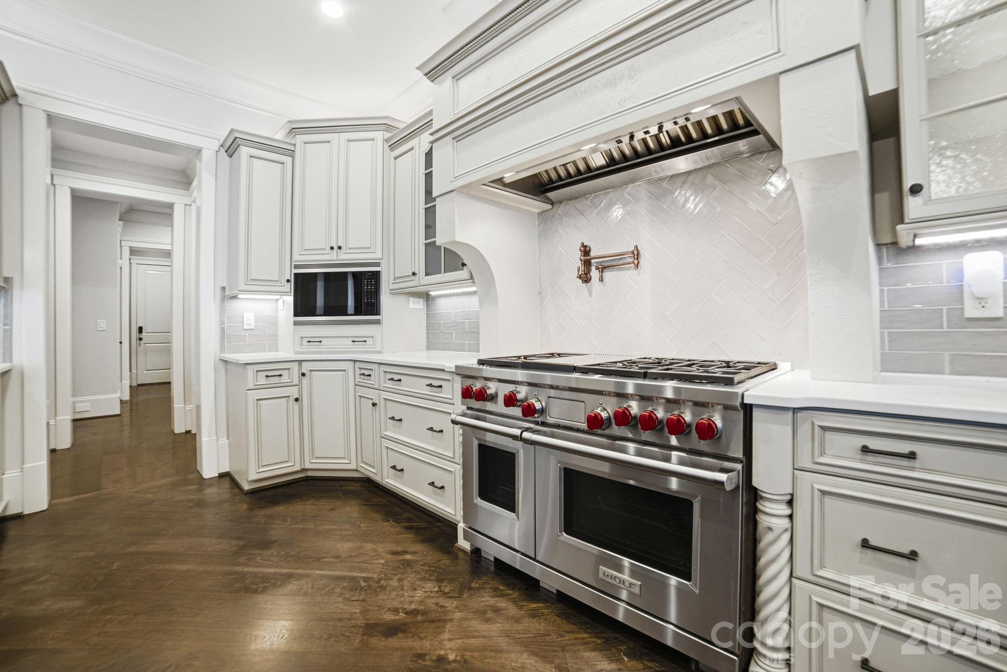 The Peninsula - Residential