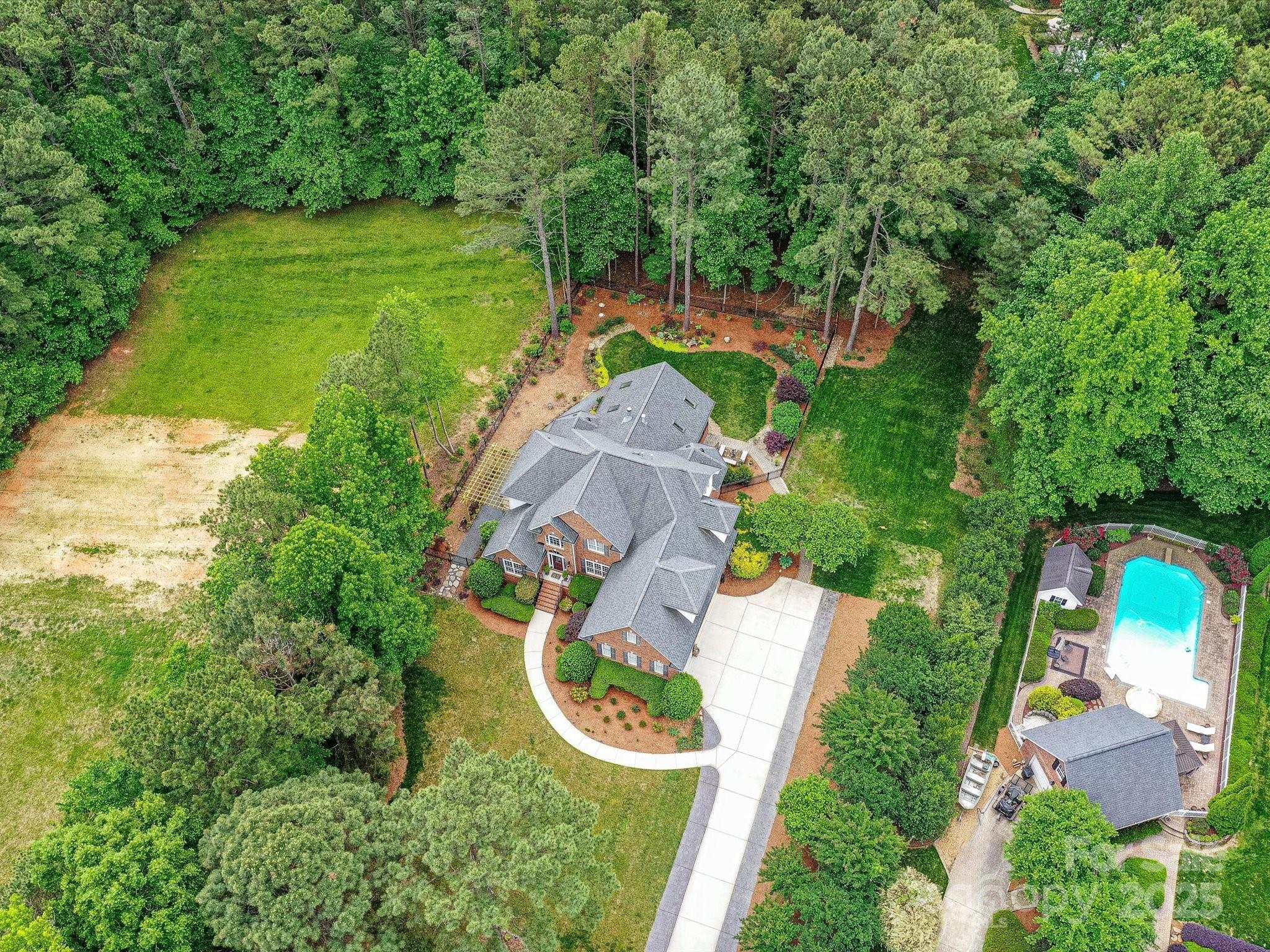 3519 Weddington Oaks Drive