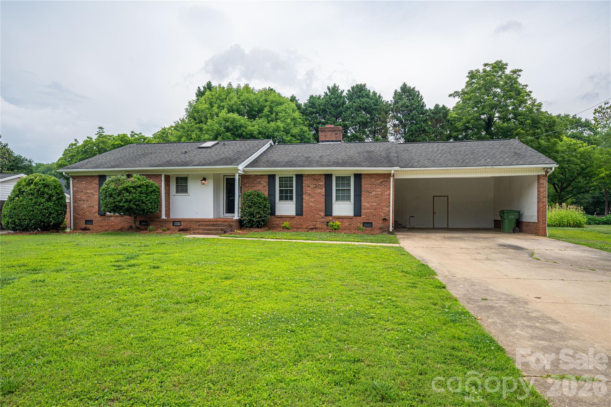 Photo 1 of 41 — 225 Dogwood Drive, Mount Holly, NC 28120