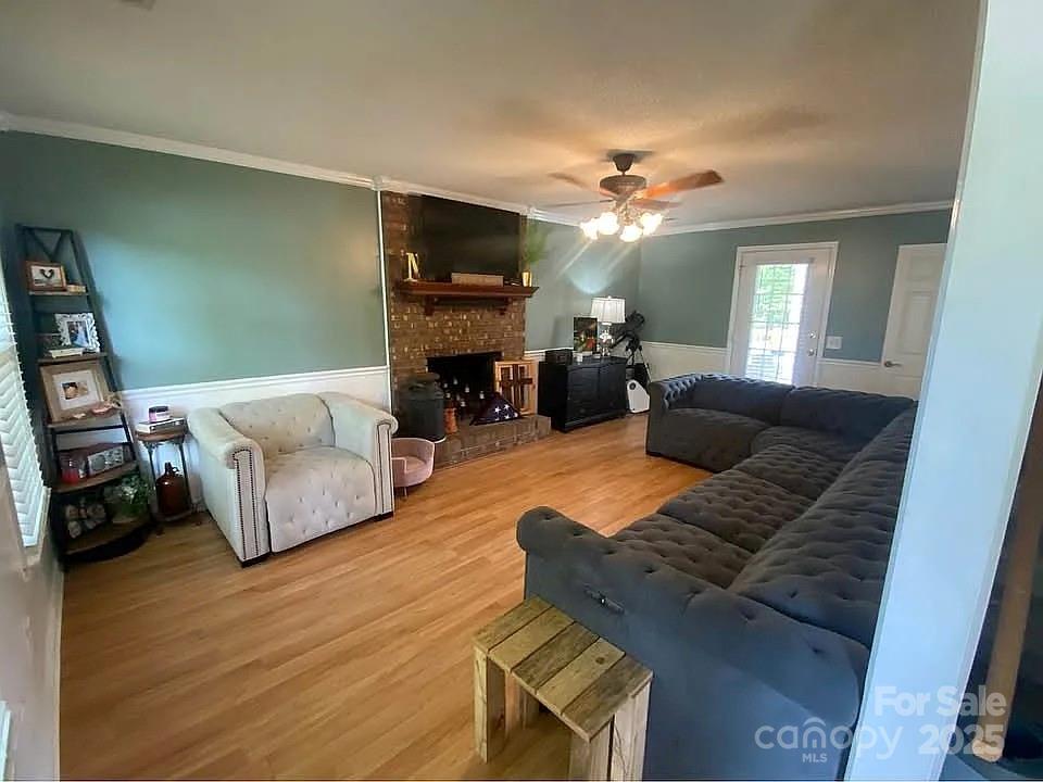 636 Brockton Lane