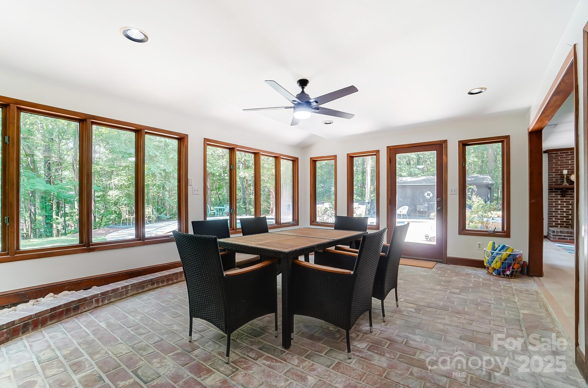 Five Knolls Estates - Residential