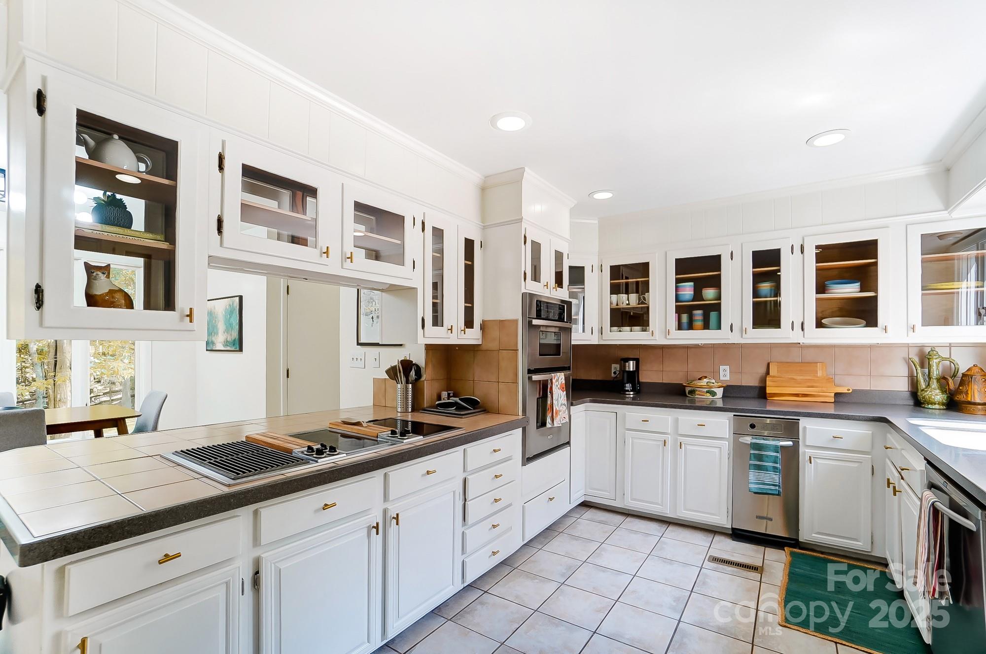 Five Knolls Estates - Residential