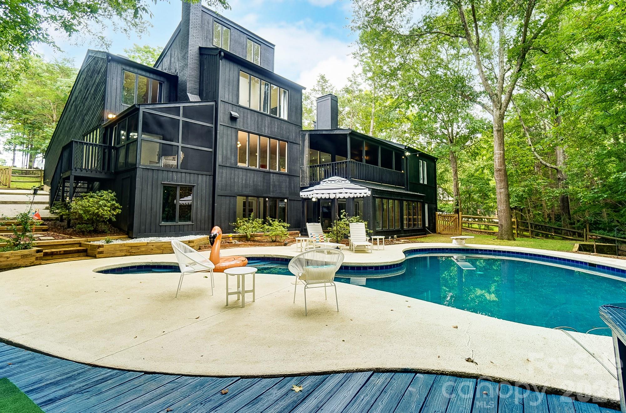 Five Knolls Estates - Residential