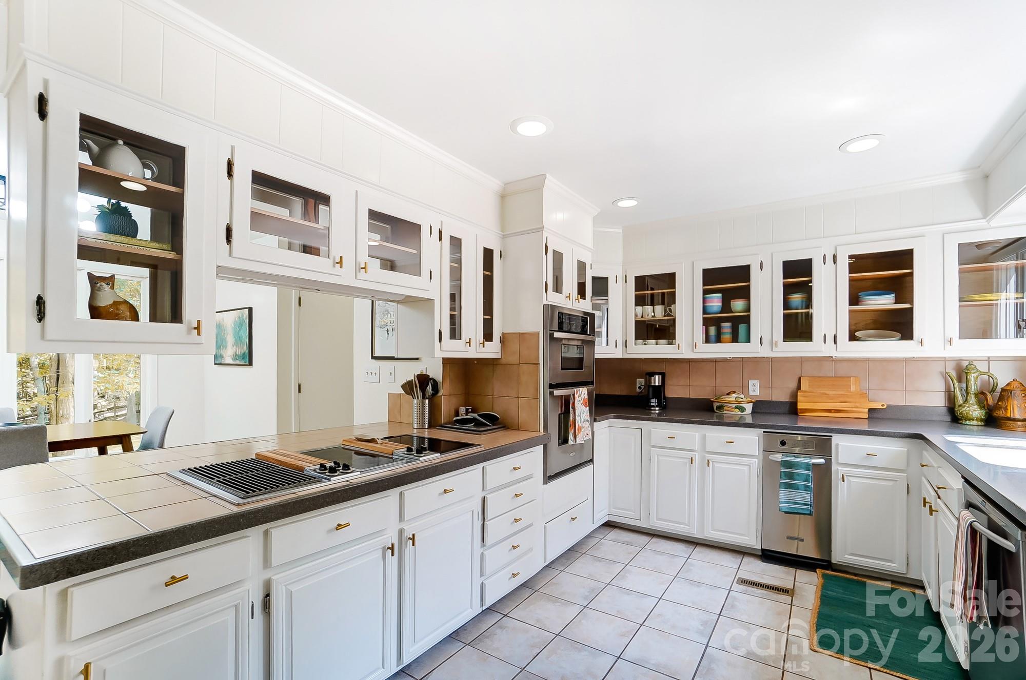 Five Knolls Estates - Residential