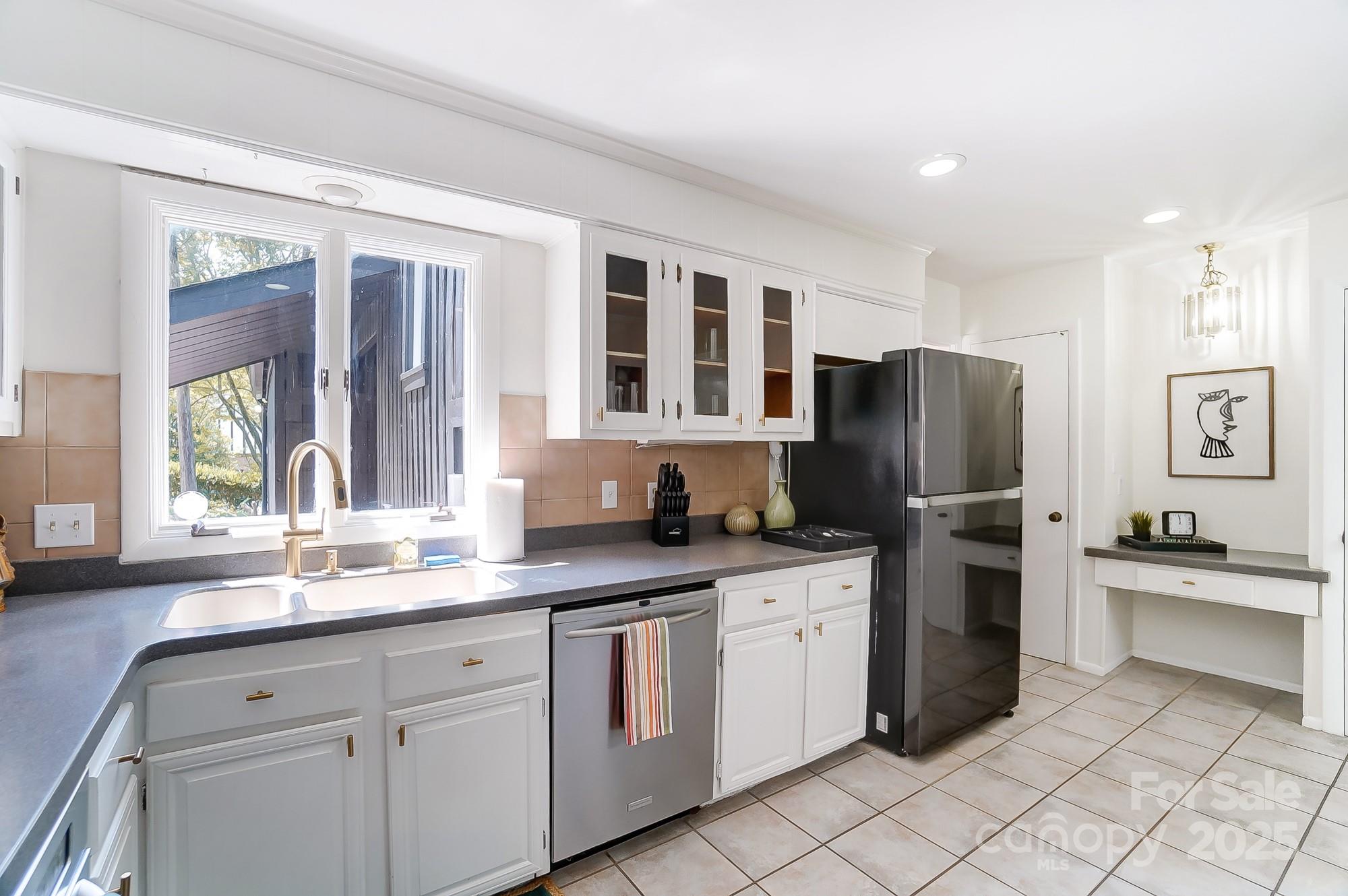 Five Knolls Estates - Residential