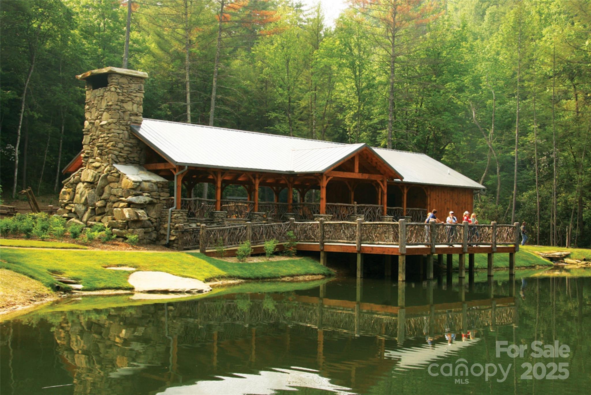 Round Mountain Falls - Land