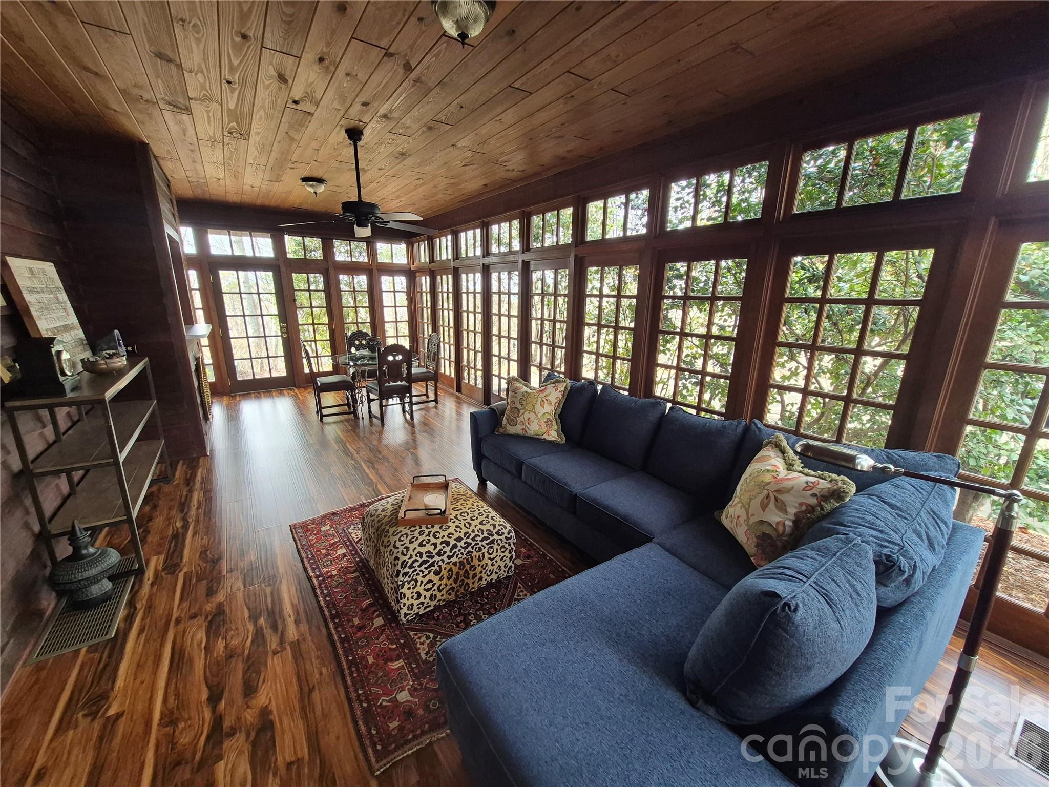Country Club Acres - Residential