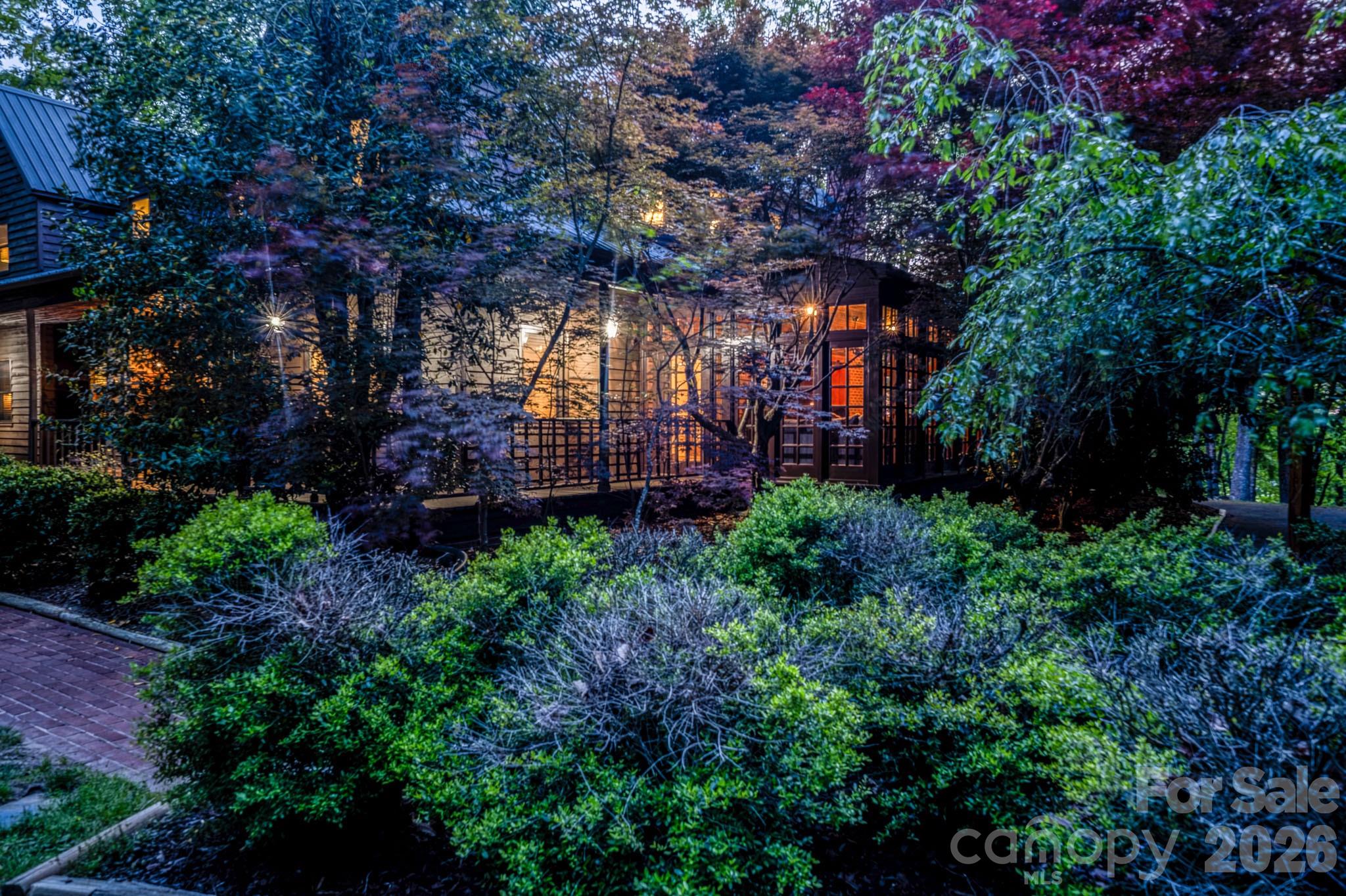 Country Club Acres - Residential