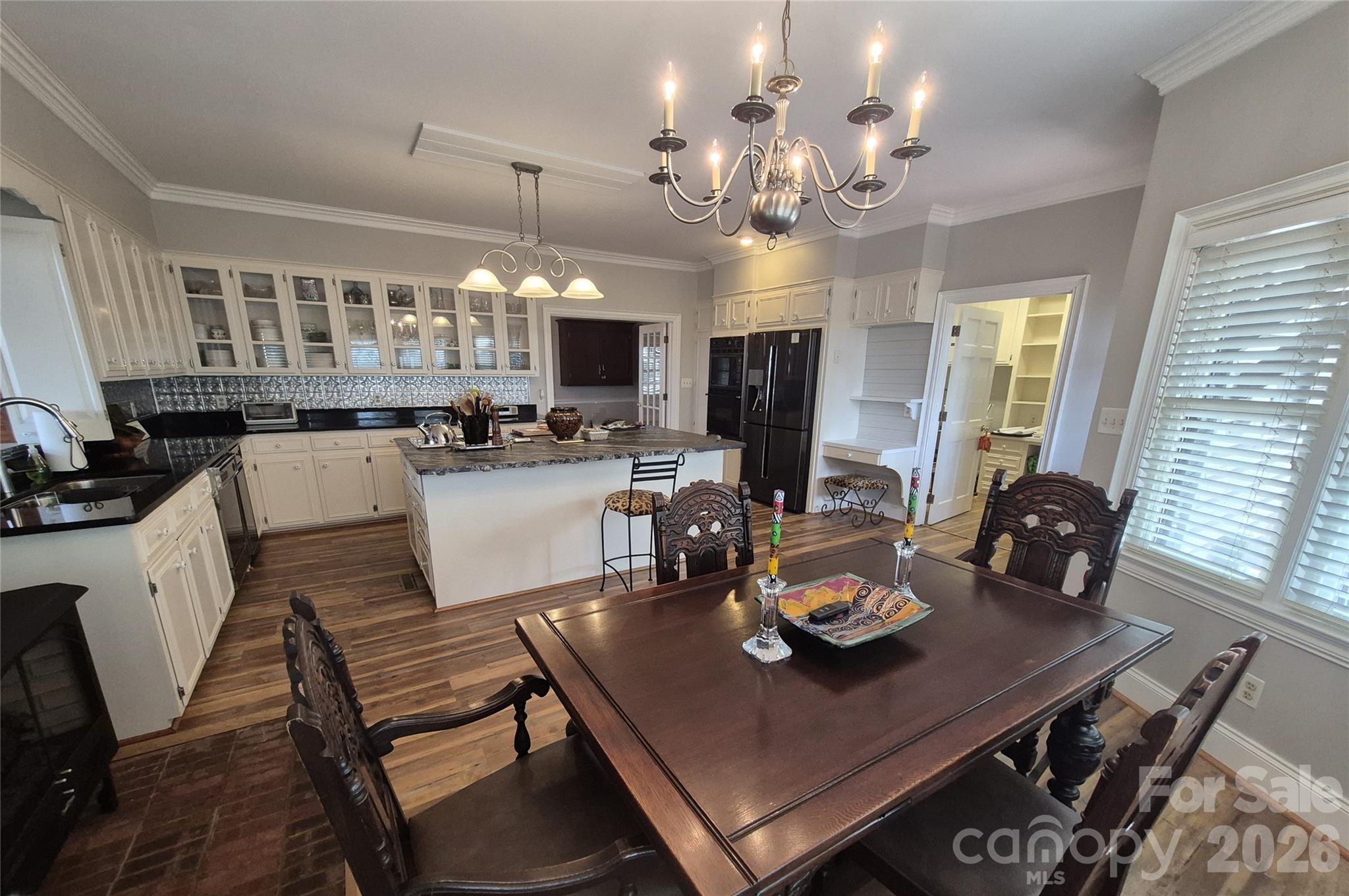 Country Club Acres - Residential