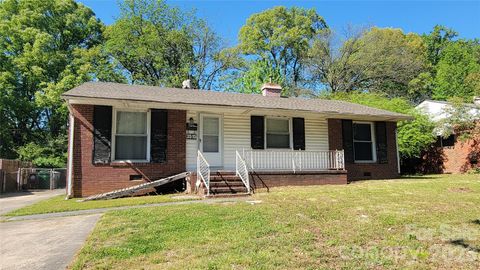 Photo of 3515 Shamrock Drive, Charlotte, NC 28215 (MLS # 4367453)