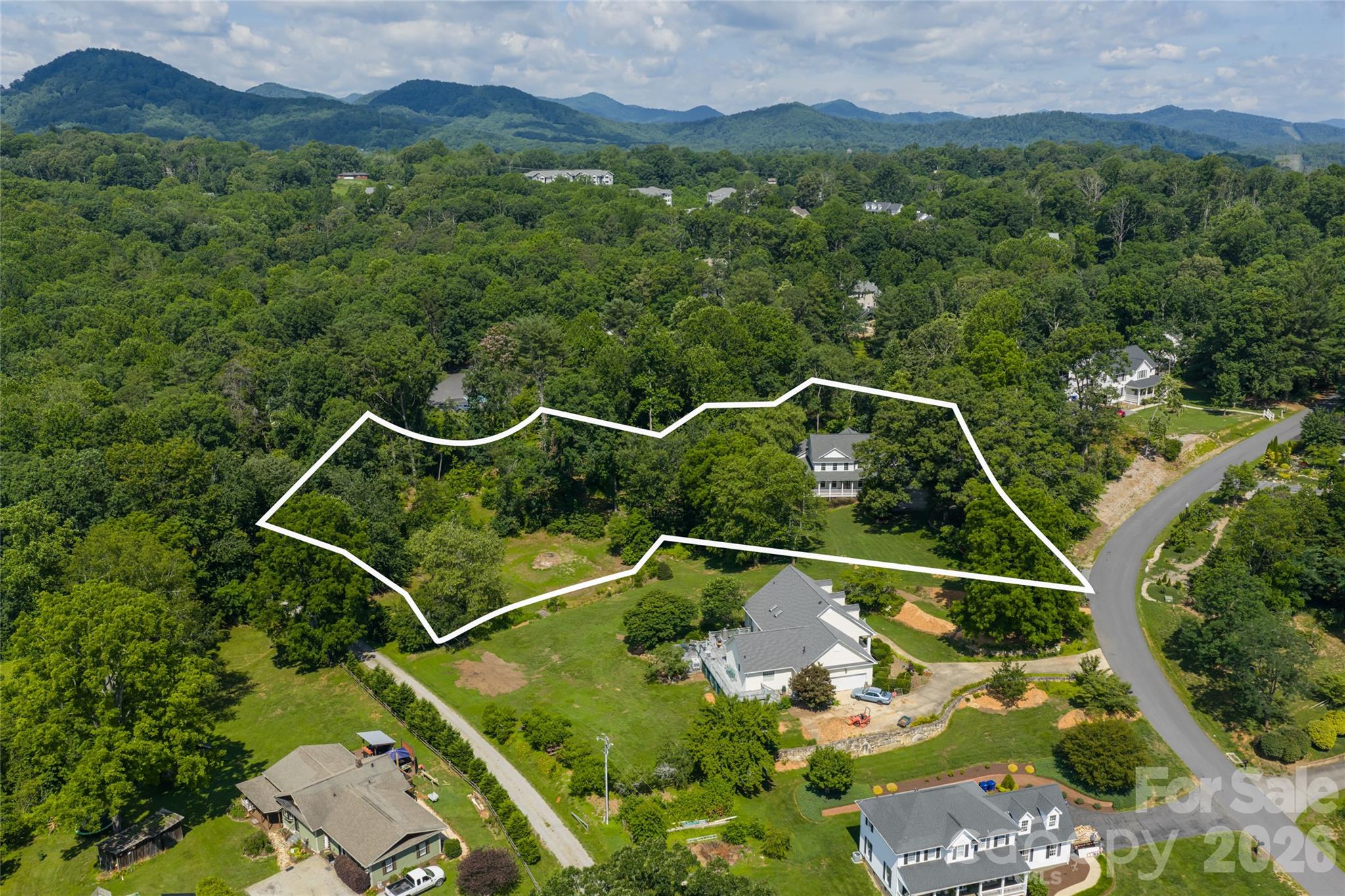 10 Lark Hill Drive