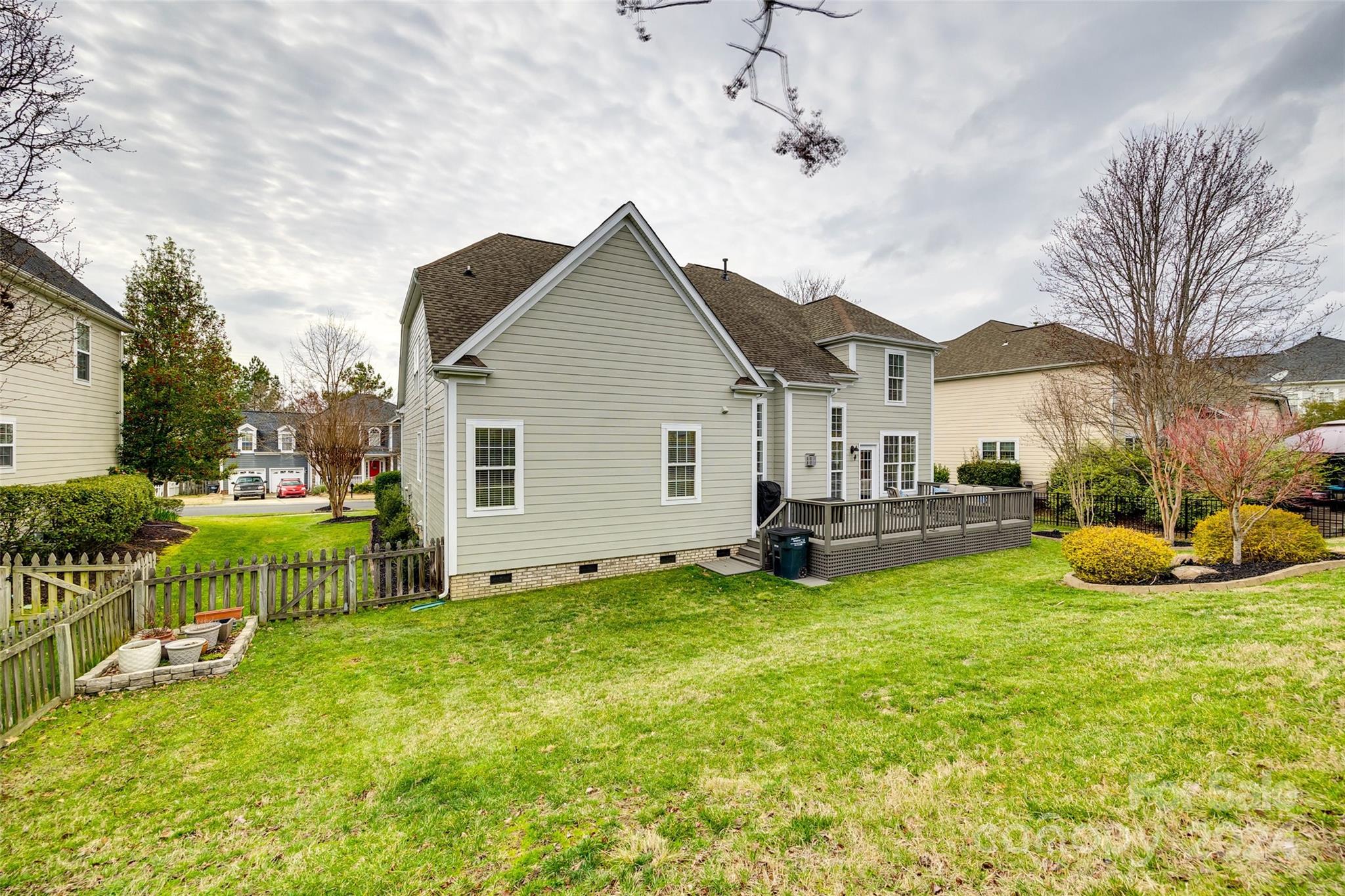 Lake Shore - Residential