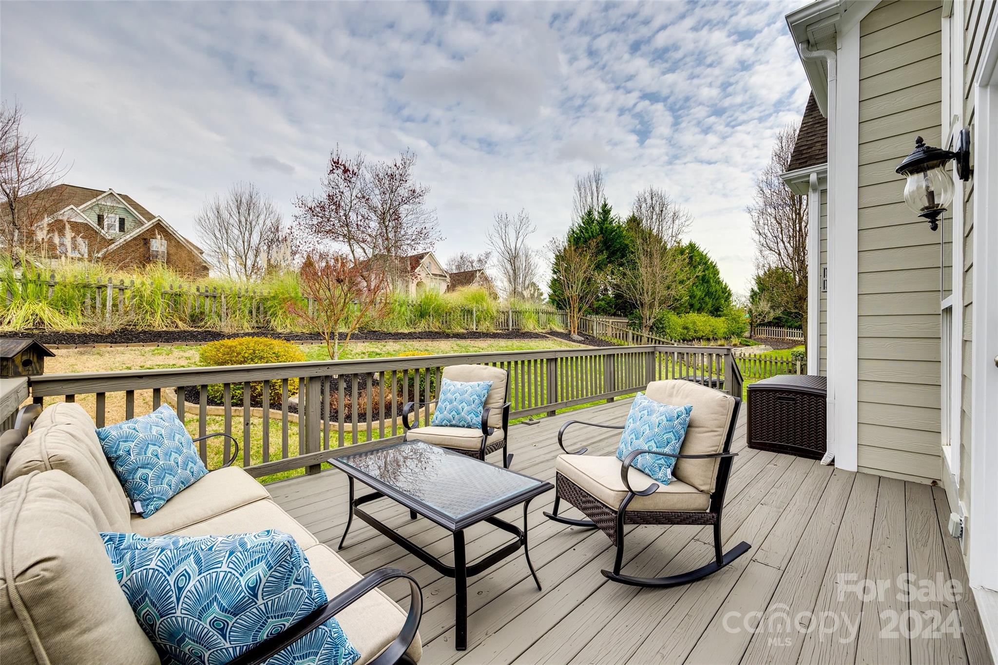 Lake Shore - Residential