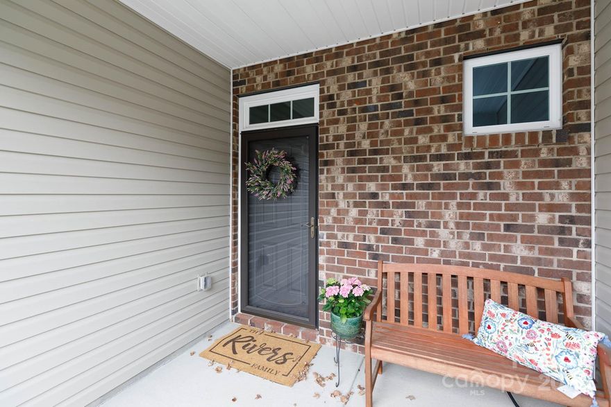 LISTING AGENT IS RELATED TO SELLER.
3 bedroom, 2.5 bath townhome located in the wonderful Woodlands neighborhood! Hardwoods on main. The kitchen features granite counter tops, bar seating area, stainless steel appliances, walk in pantry, and 42" cabinets. Kitchen is open to dining room area and family room. The family room features a corner fireplace. Enjoy the privacy of the fenced in patio/backyard with pavers or the deep covered porch in front. Upstairs you will find the master retreat with tray ceiling, walk in closet and large bathroom with separate shower, large soaking tub and dual vanities. 2 additional secondary bedrooms share a full bath. Large laundry room conveniently located upstairs. 1 car garage with finished and painted walls + epoxy flooring. The Woodlands is conveniently located beside India Hook Elementary and features a community cabana & pool.