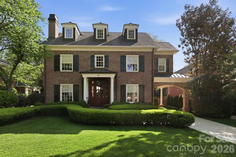 Photo of 309 Hempstead Place, Charlotte, NC 28207 (MLS # 4373382)