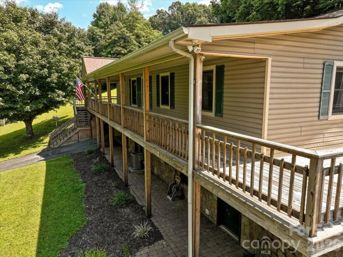 299 Mcdowell Lane, Burnsville, NC, 28714