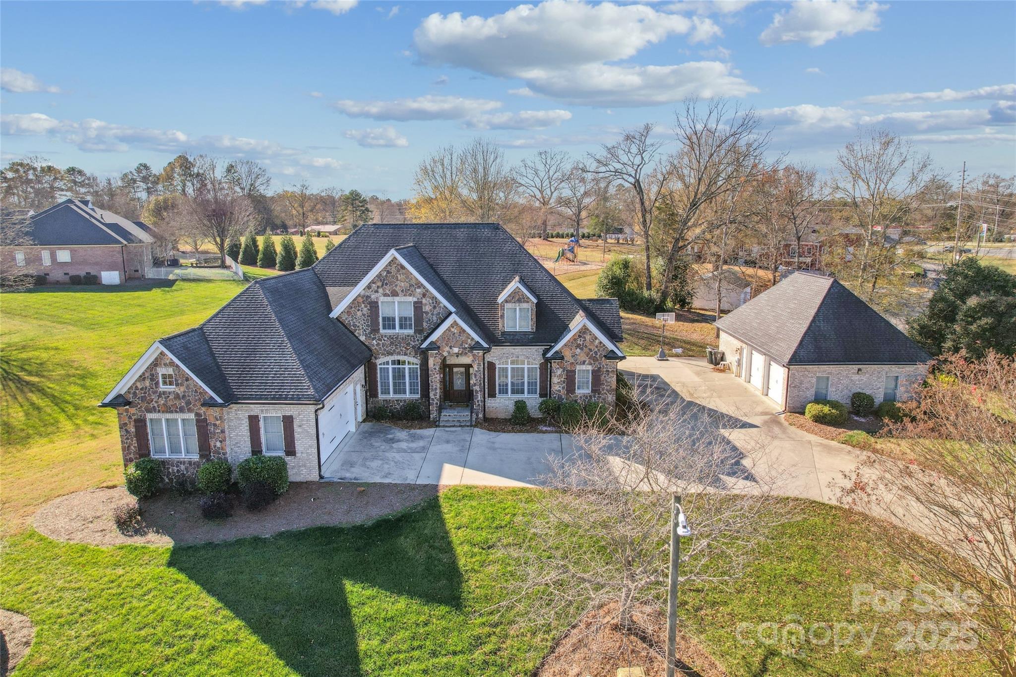 138 Pointer Court SE