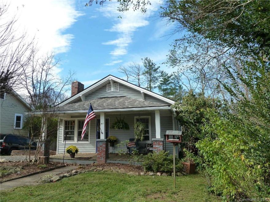 NEW FRENCH DRAIN!!Adorable cottage on one of the best streets in Oakley. New wood fence , and a yard perfect for your pets.   Sweet front porch, and mature trees. Newer Ikea kitchen, ss appliances, farmhouse sink. Beautiful wood floors,  and a bonus room. New roof, gutters, plumbing and hot water heater. All new plumbing. Decorator colors, high ceilings, and a brick, wood burning fireplace lend charm. Lots of basement storage with new shelving. Close to shopping, restaurants.