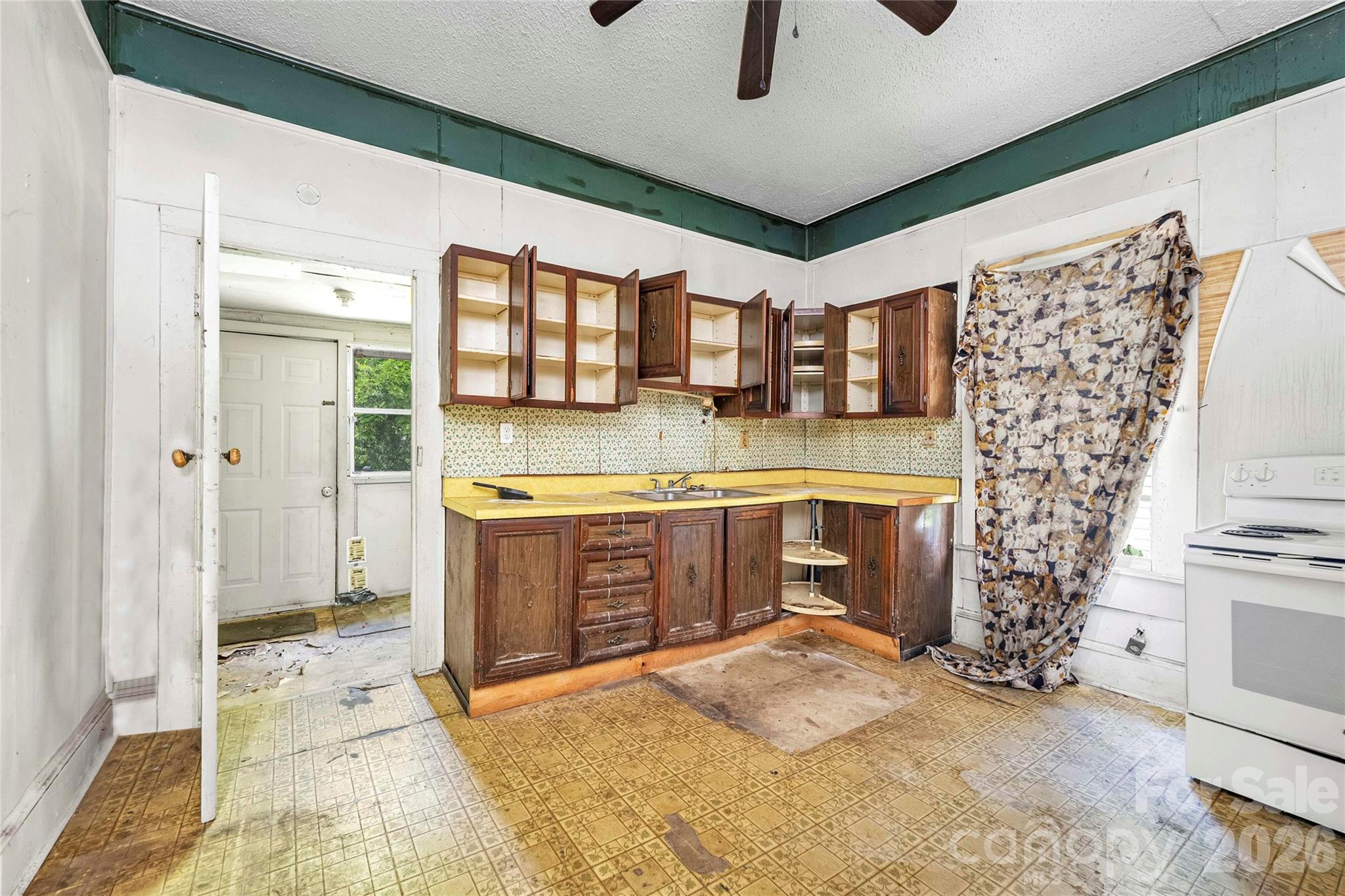 114 W 6th Avenue