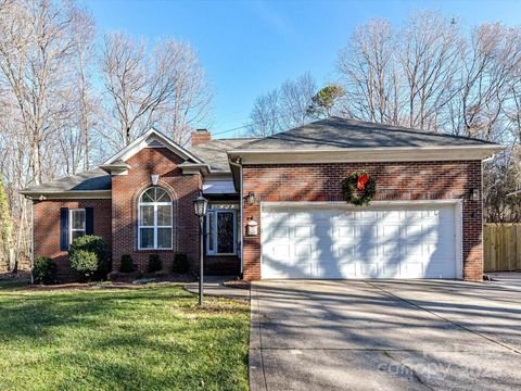 Photo of 6915 Pleasant Drive, Charlotte, NC 28211 (MLS # 4332604)