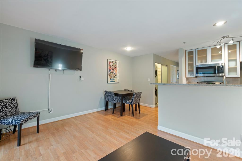 505 Graham Street 2G