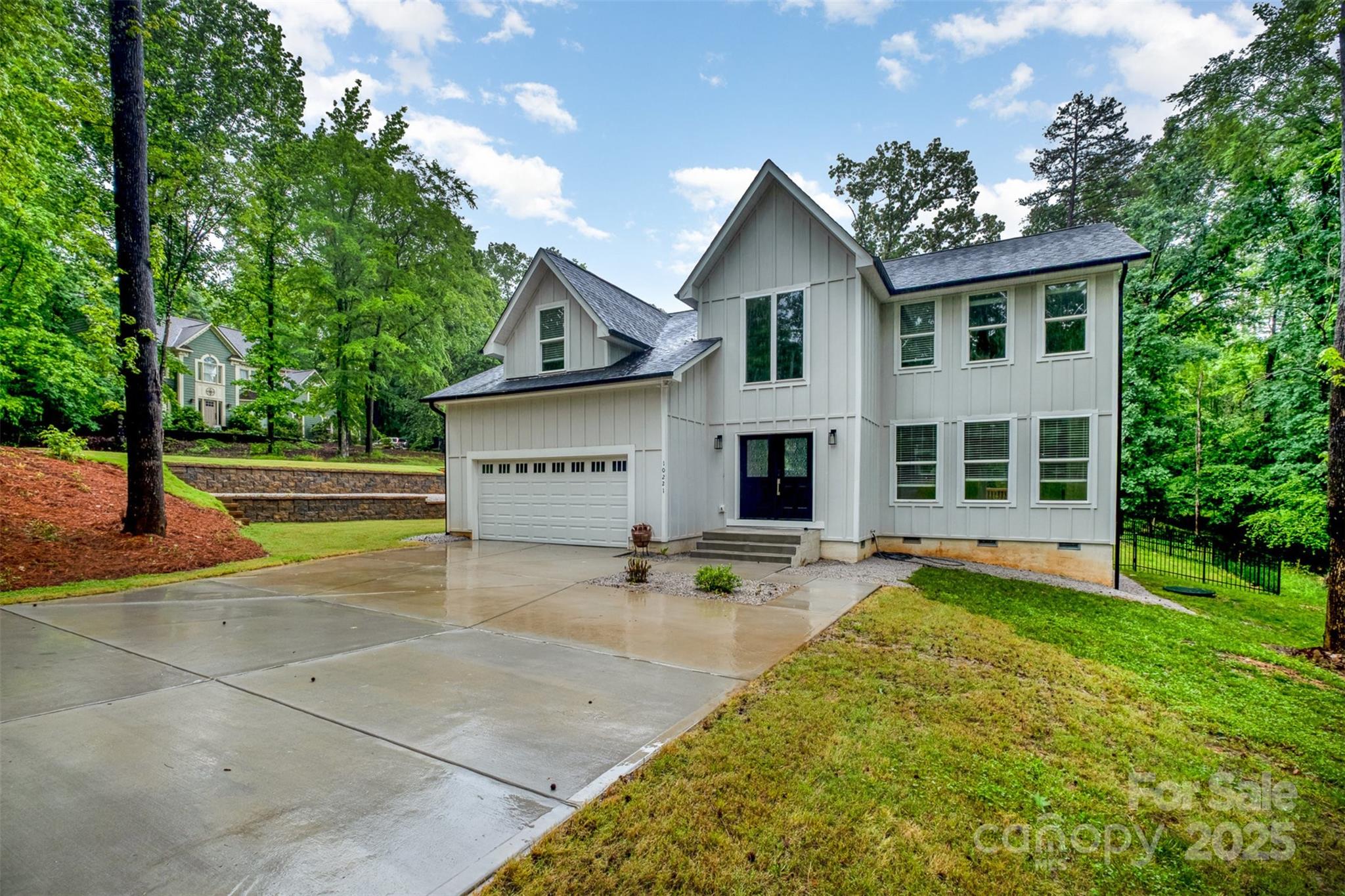 10221 Hanging Moss Trail