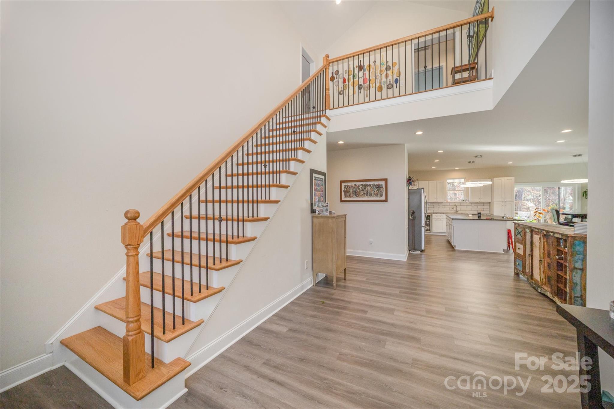 10221 Hanging Moss Trail