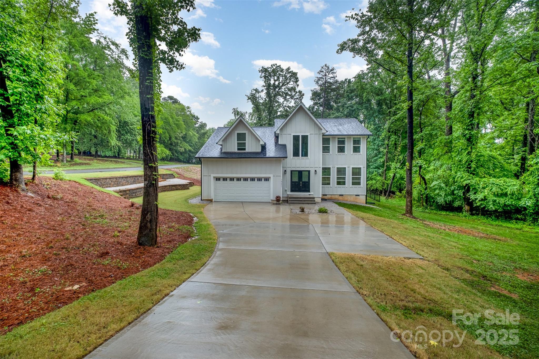 10221 Hanging Moss Trail