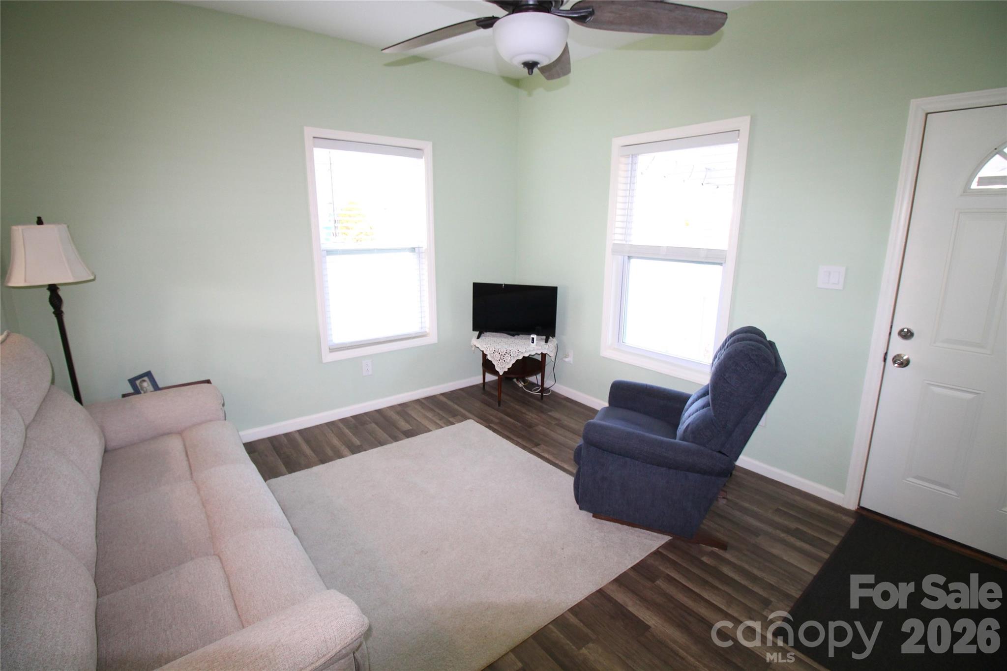 112 E Hartford Avenue E