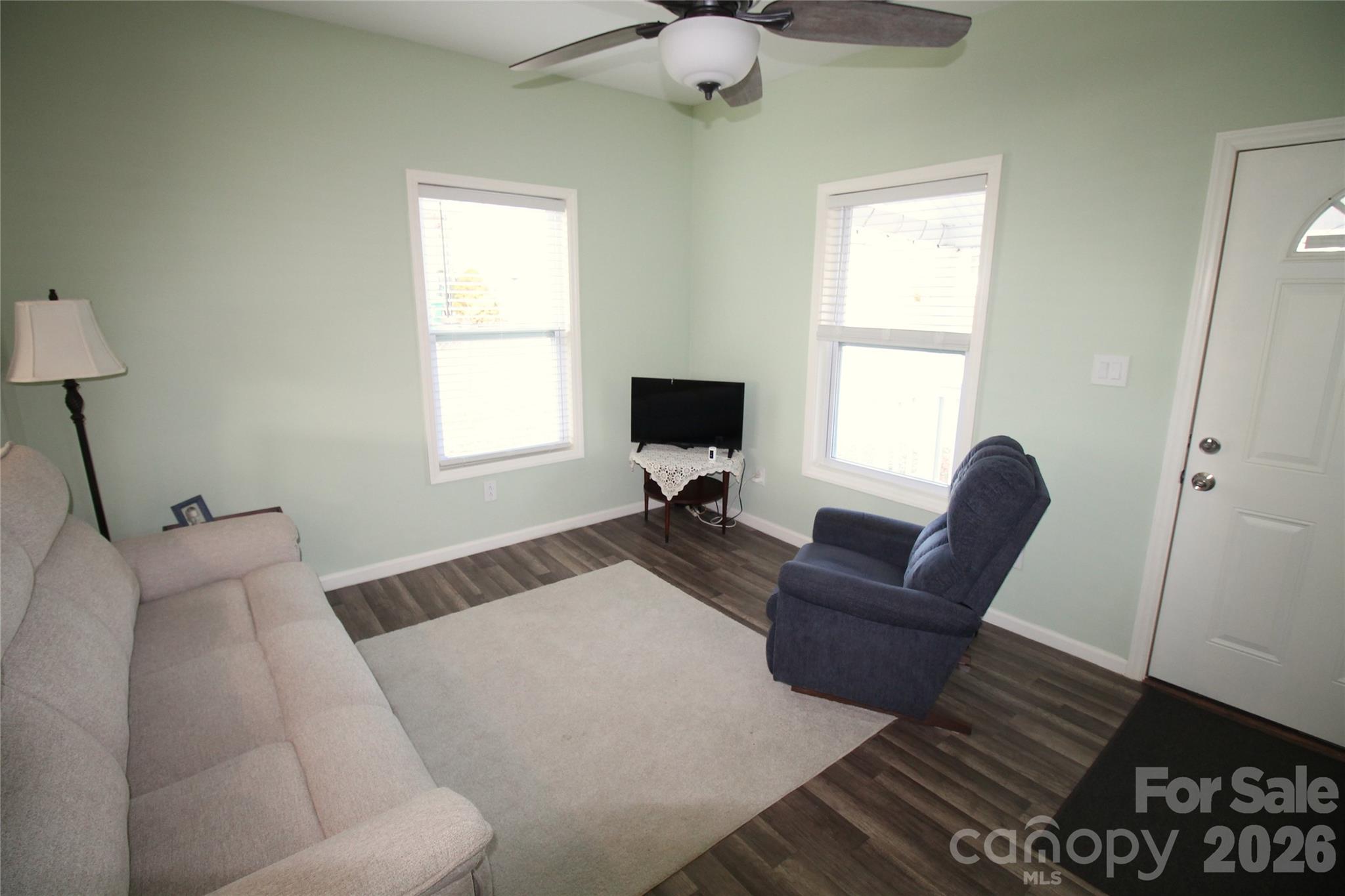 112 E Hartford Avenue E