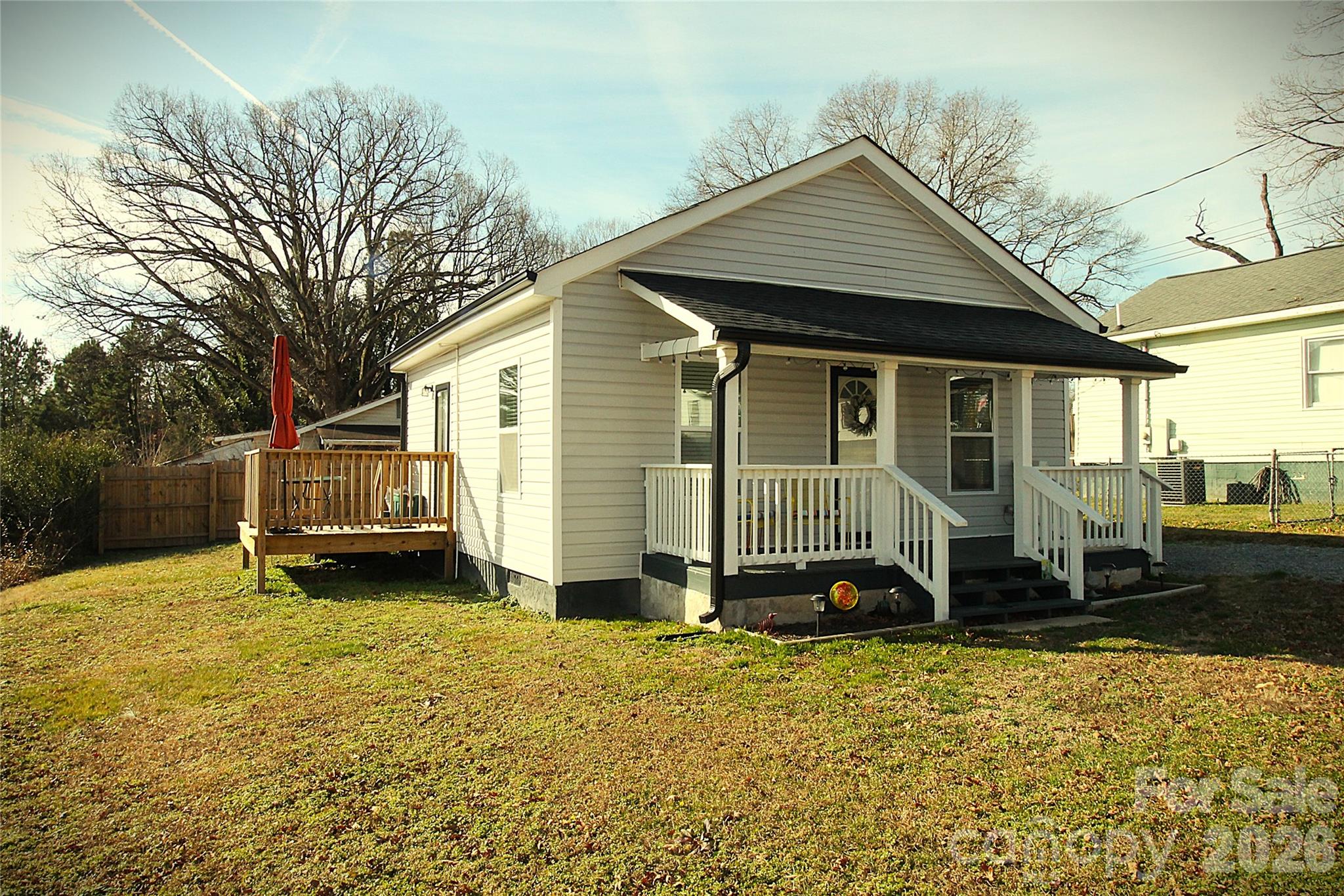 112 E Hartford Avenue E