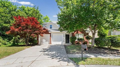 Photo of 2011 Stargrass Court, Charlotte, NC 28213 (MLS # 4373496)