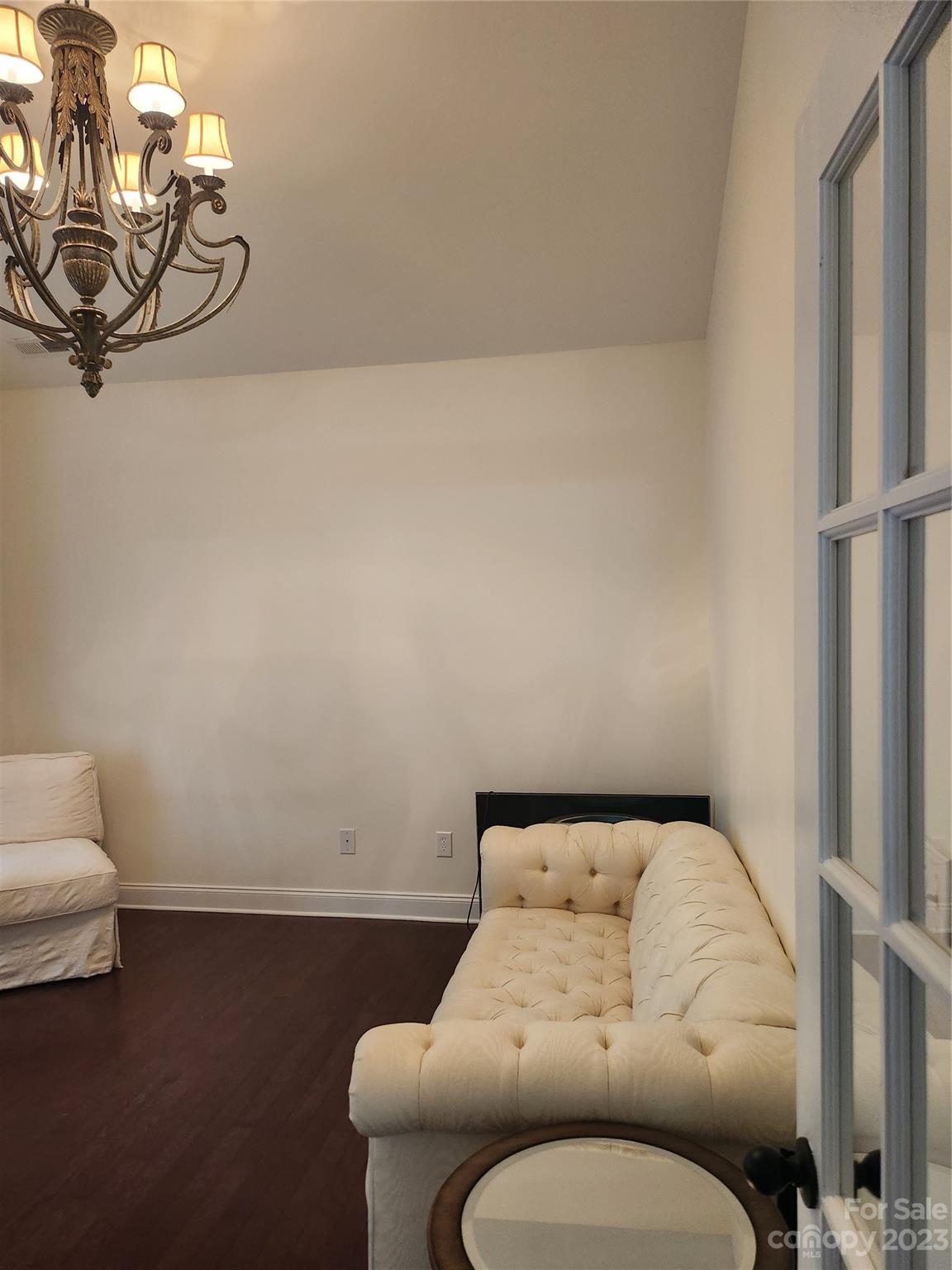 Windsor Hall - Residential