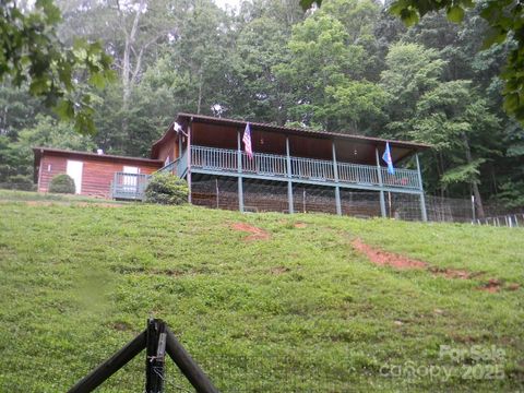 1425 Sorrells Cove Road Clyde NC 28721