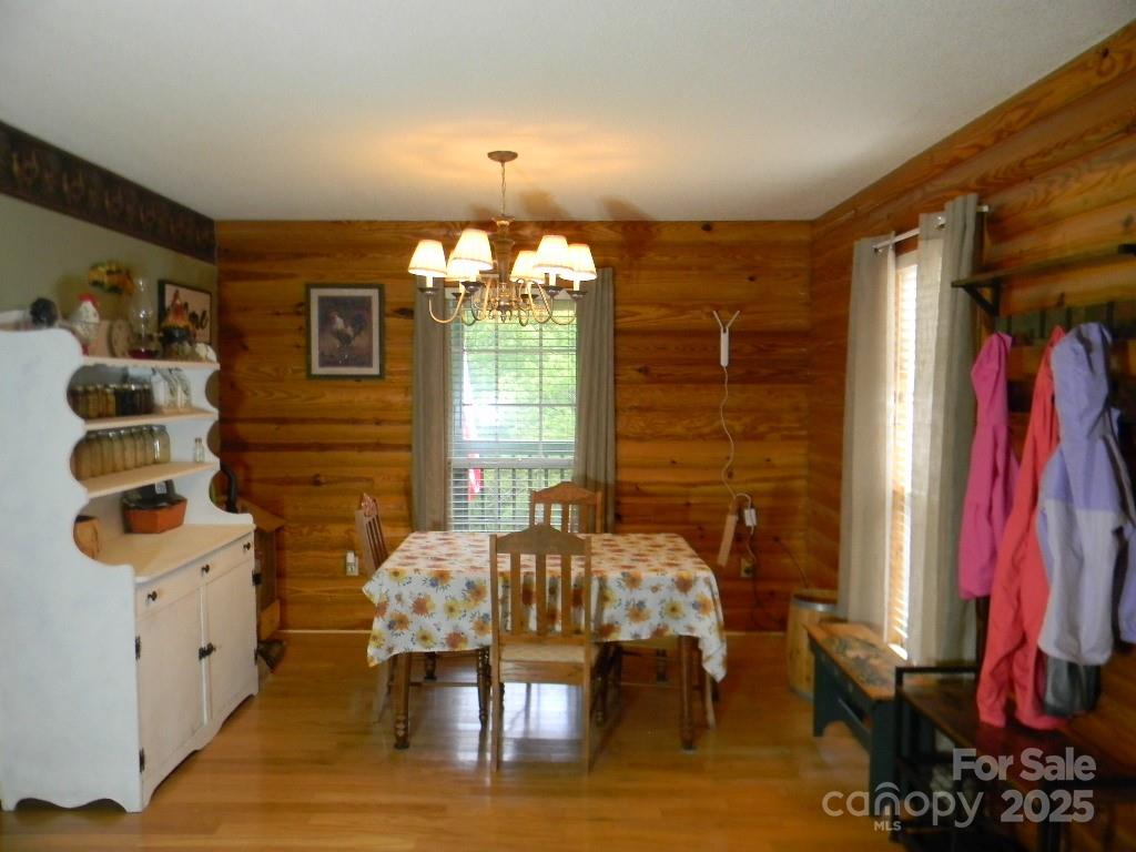 1425 Sorrells Cove Road